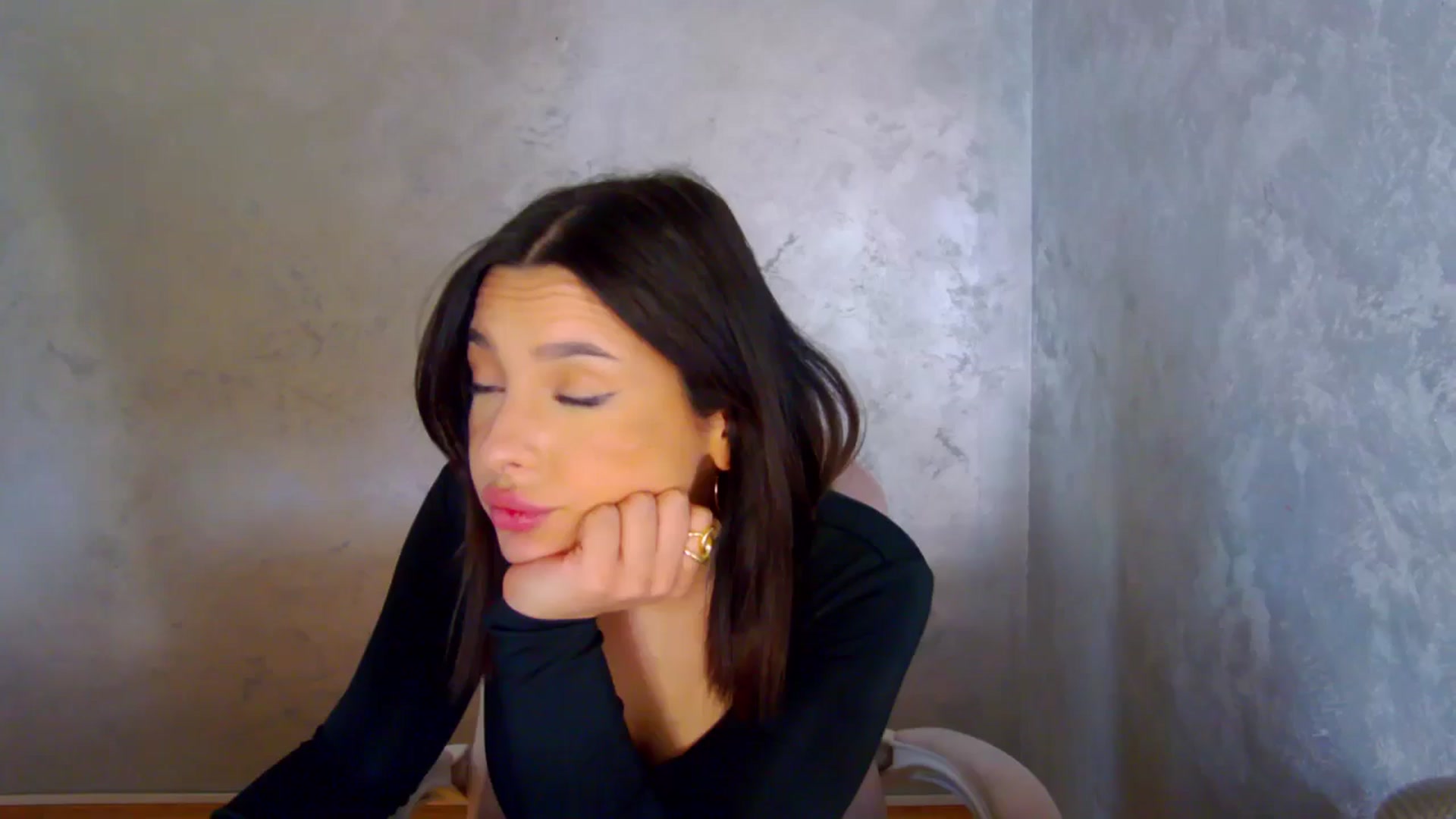 Gallery image thumbnail from meliiis_'s myfreecams stream on, 03/19/2026, 19:57 image 14 of 20