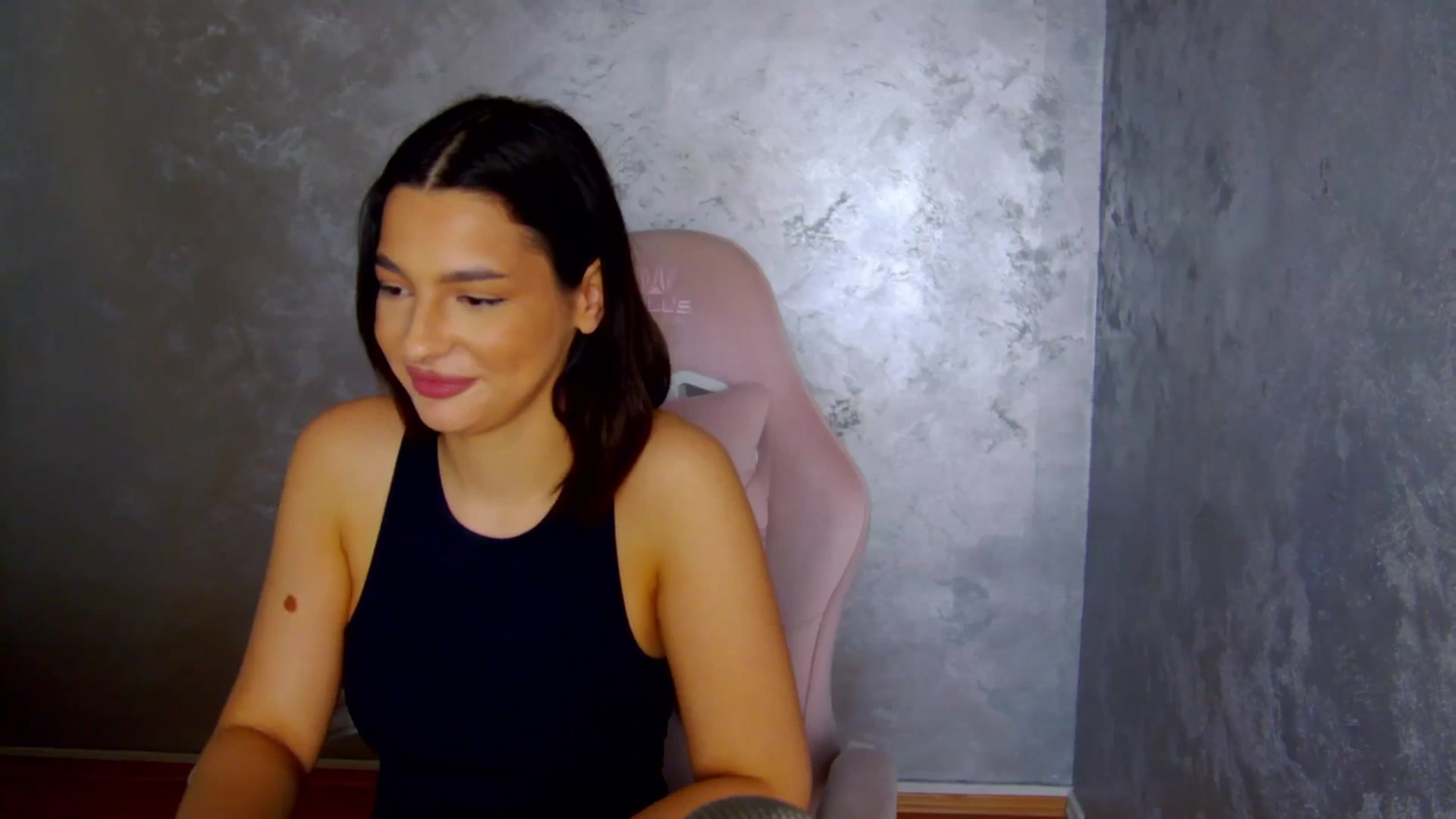 Gallery image thumbnail from meliiis_'s myfreecams stream on, 03/23/2026, 15:53 image 5 of 20