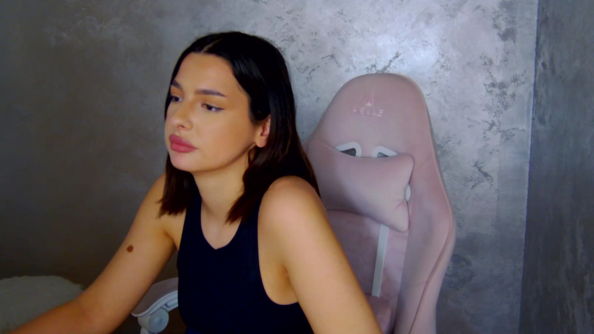 Gallery image thumbnail from meliiis_'s myfreecams stream on, 03/23/2026, 19:04 image 13 of 20