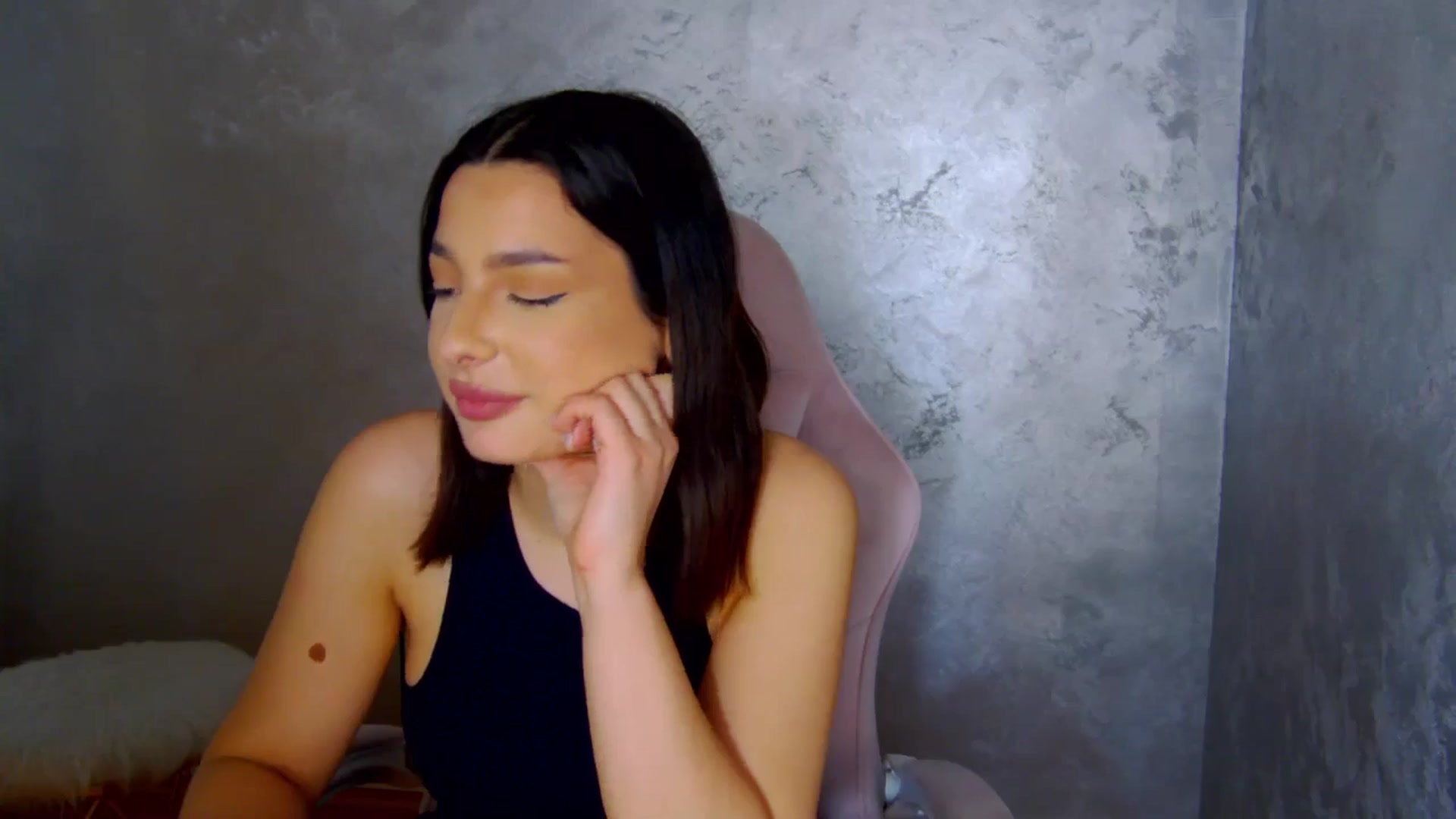 Gallery image thumbnail from meliiis_'s myfreecams stream on, 03/23/2026, 19:04 image 10 of 20
