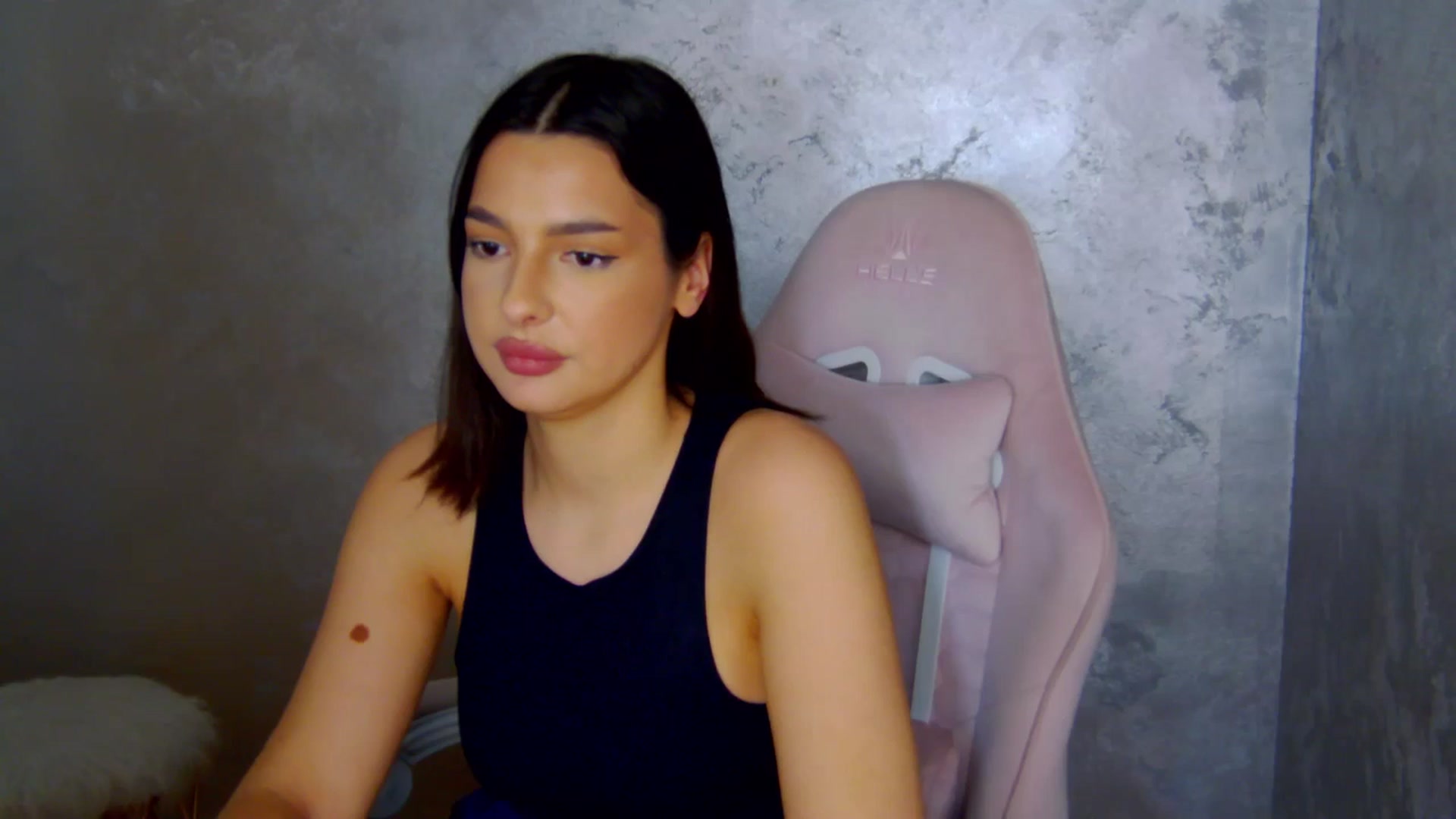 Gallery image thumbnail from meliiis_'s myfreecams stream on, 03/23/2026, 19:04 image 12 of 20