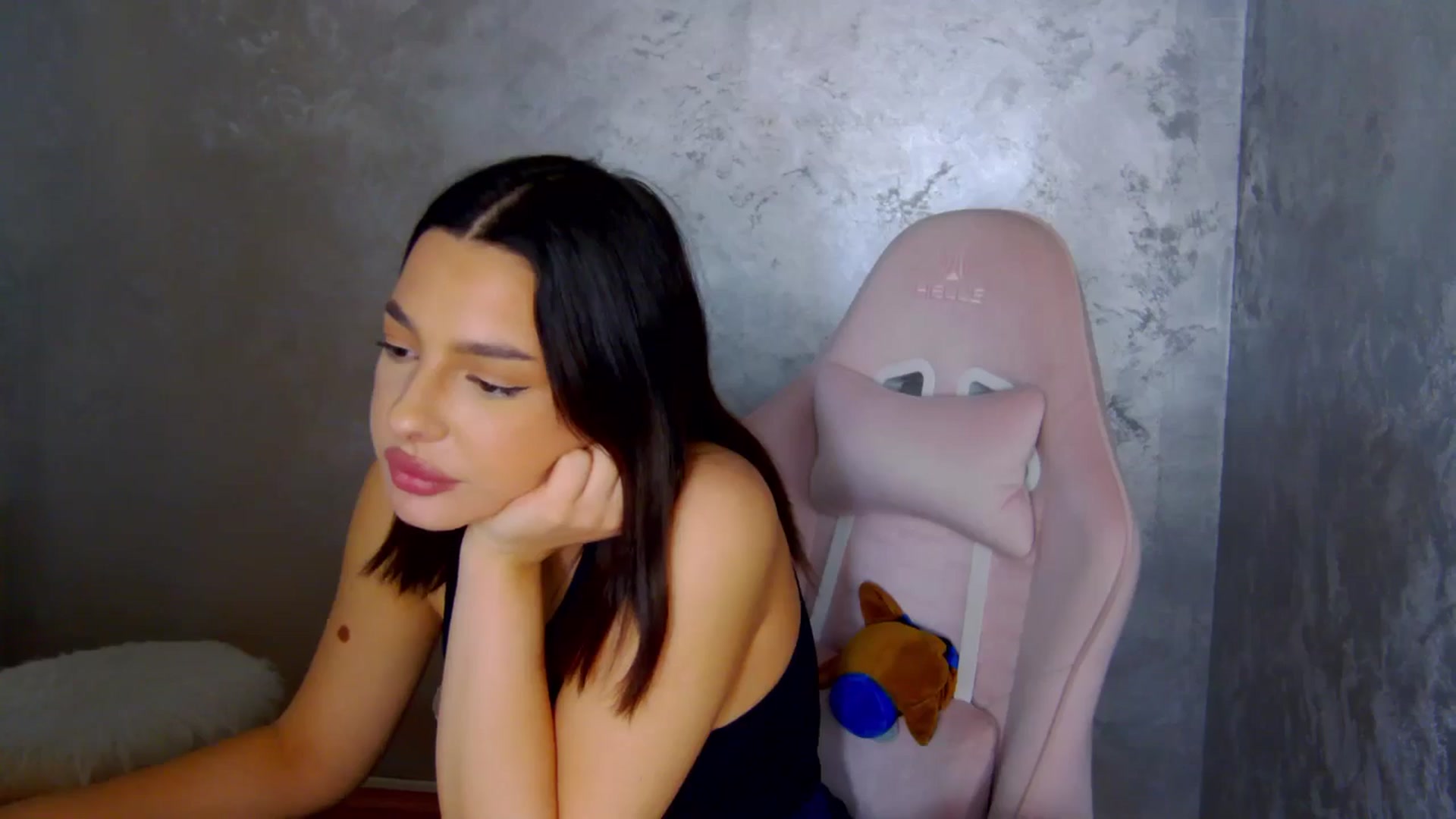 Gallery image thumbnail from meliiis_'s myfreecams stream on, 03/23/2026, 19:04 image 4 of 20