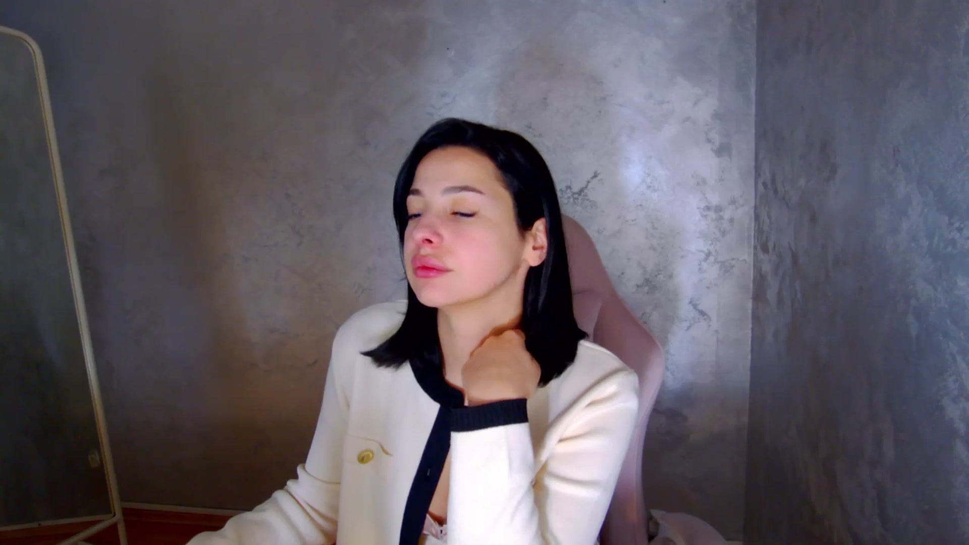 Gallery image thumbnail from meliiis_'s myfreecams stream on, 03/26/2026, 17:55 image 16 of 20