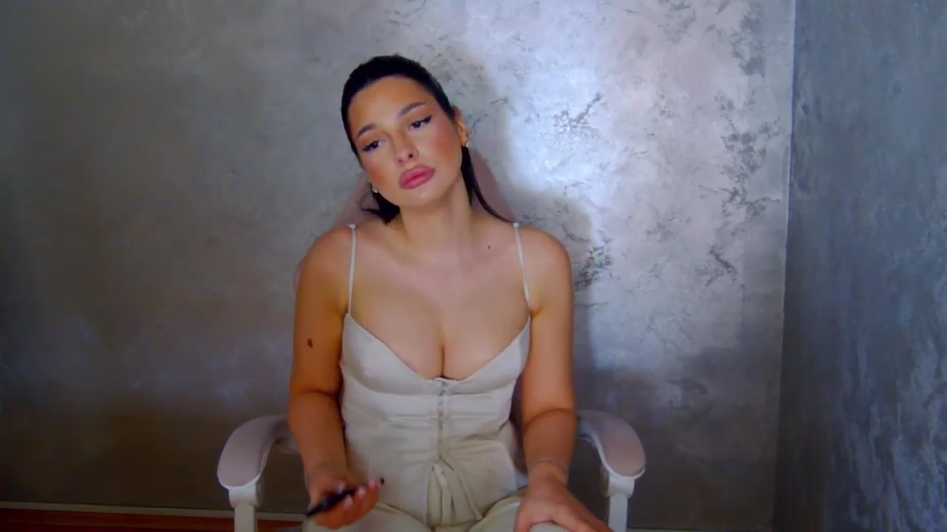 Gallery image thumbnail from meliiis_'s myfreecams stream on, 03/28/2026, 17:23 image 14 of 20