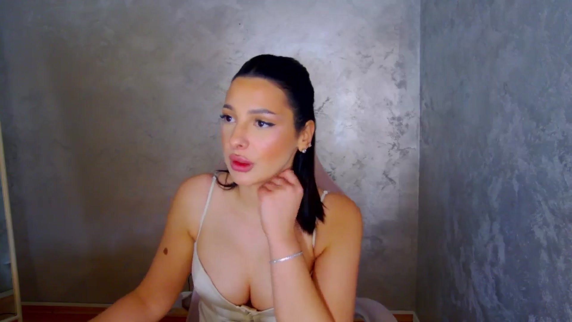 Gallery image thumbnail from meliiis_'s myfreecams stream on, 03/28/2026, 19:43 image 8 of 20
