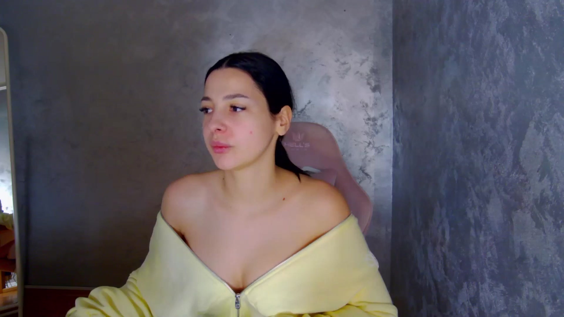 Gallery image thumbnail from meliiis_'s myfreecams stream on, 03/31/2026, 14:22 image 18 of 20
