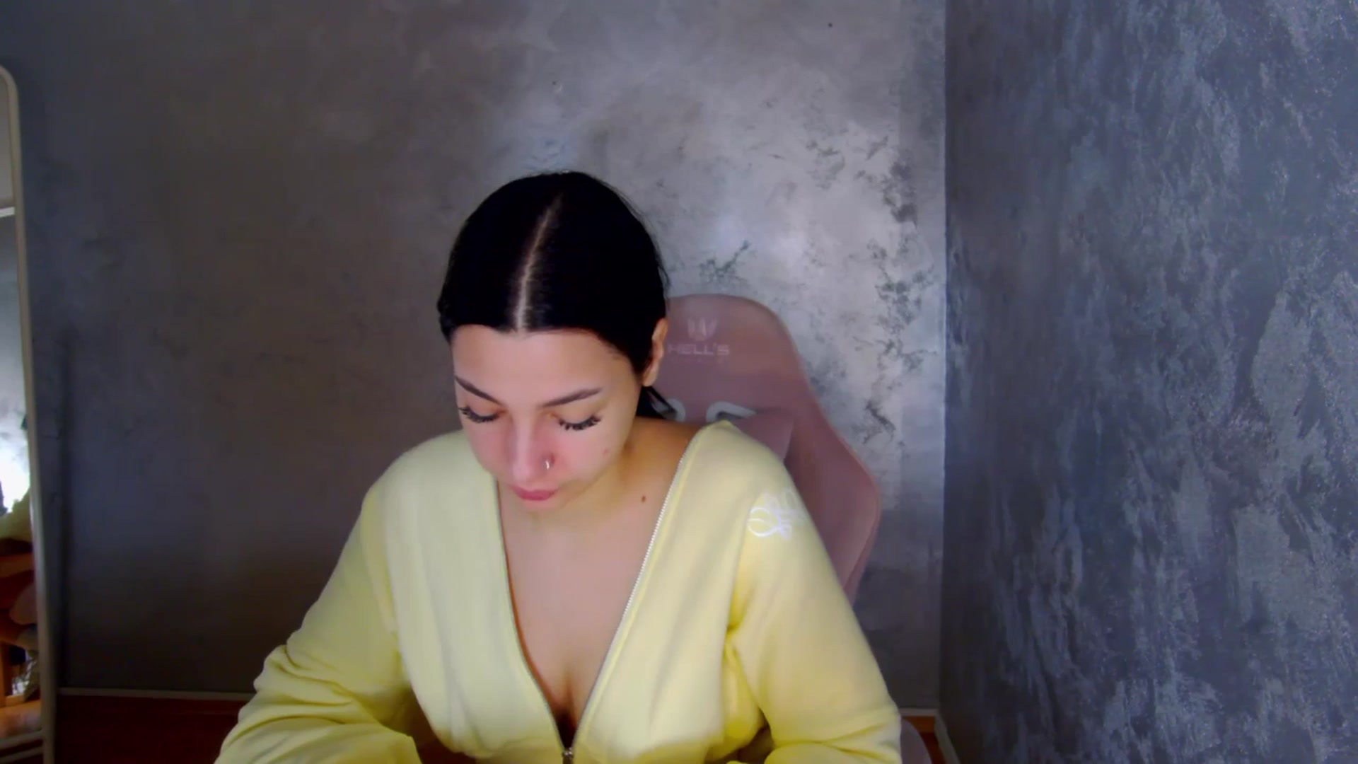 Gallery image thumbnail from meliiis_'s myfreecams stream on, 03/31/2026, 14:22 image 20 of 20