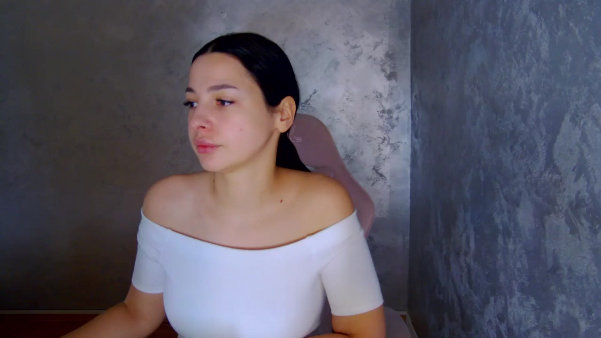 Gallery image thumbnail from meliiis_'s myfreecams stream on, 03/31/2026, 14:22 image 1 of 20