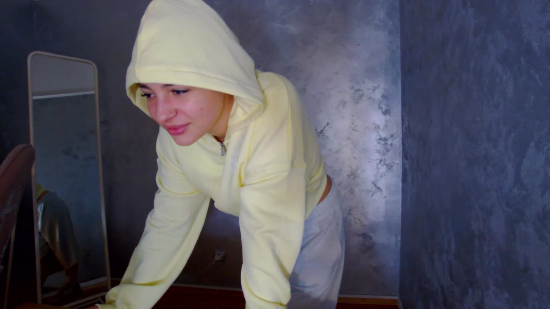 Gallery image thumbnail from meliiis_'s myfreecams stream on, 03/31/2026, 18:33 image 3 of 20