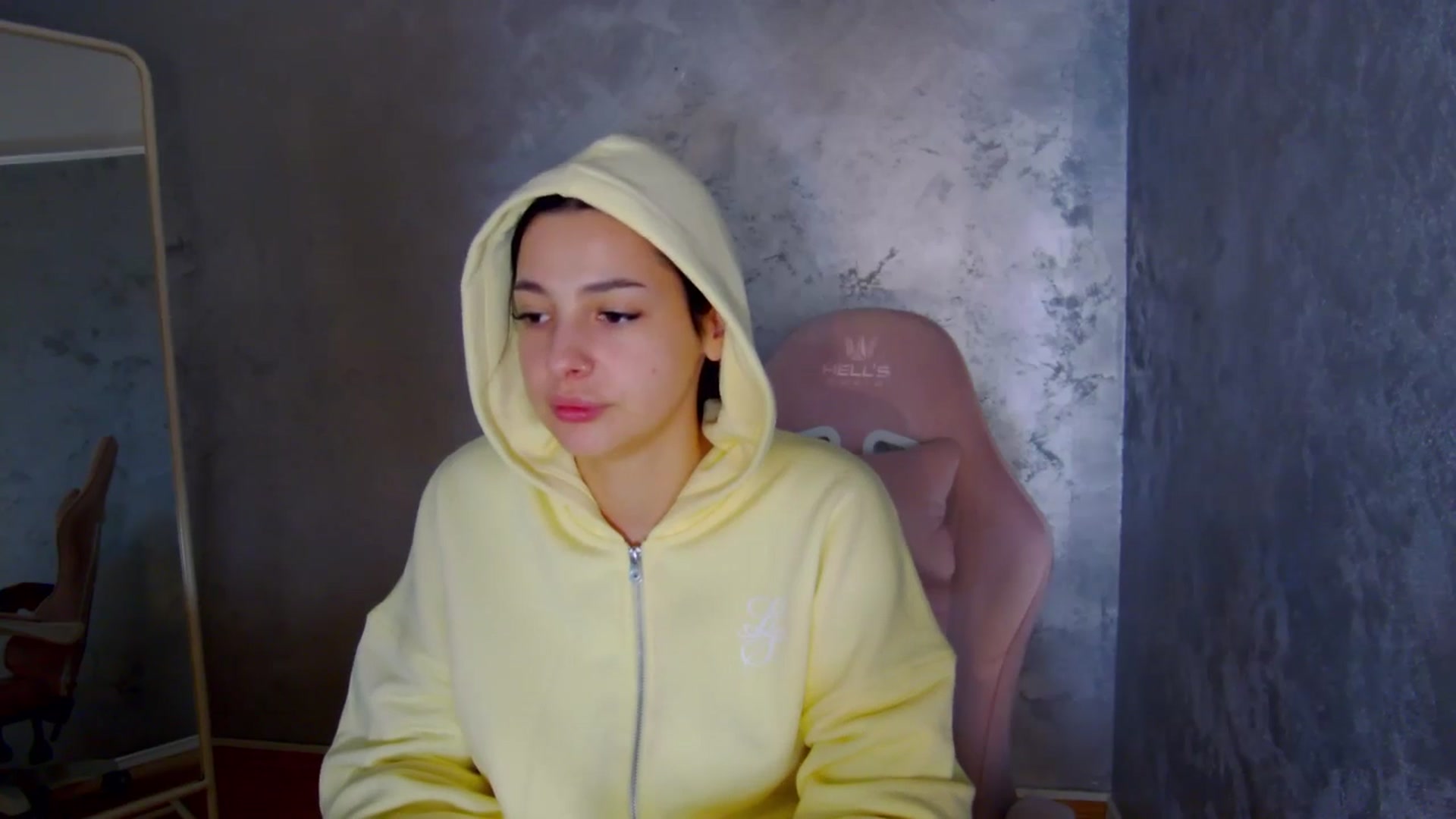 Gallery image thumbnail from meliiis_'s myfreecams stream on, 03/31/2026, 18:33 image 6 of 20