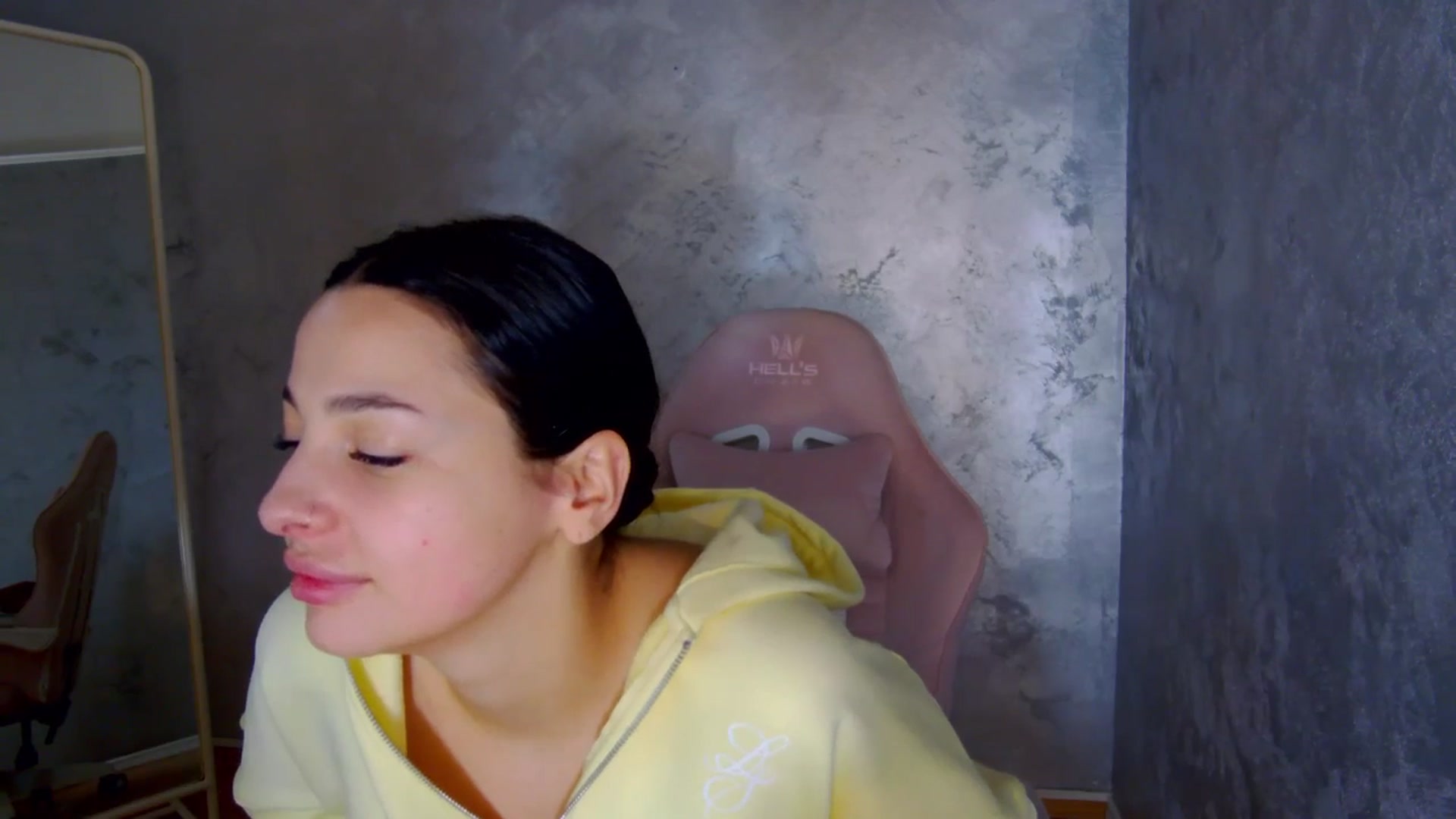 Gallery image thumbnail from meliiis_'s myfreecams stream on, 03/31/2026, 18:33 image 10 of 20