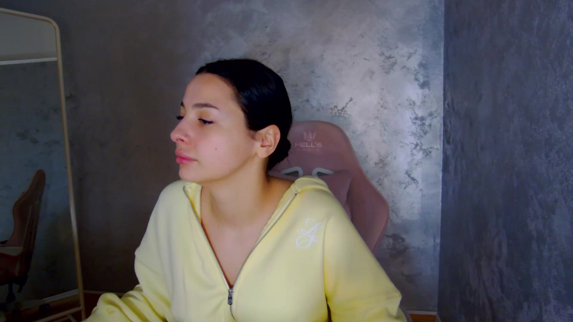 Gallery image thumbnail from meliiis_'s myfreecams stream on, 03/31/2026, 18:33 image 11 of 20