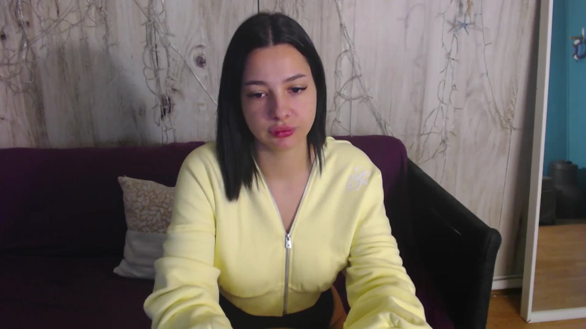 Gallery image thumbnail from meliiis_'s myfreecams stream on, 04/01/2026, 16:16 image 17 of 20