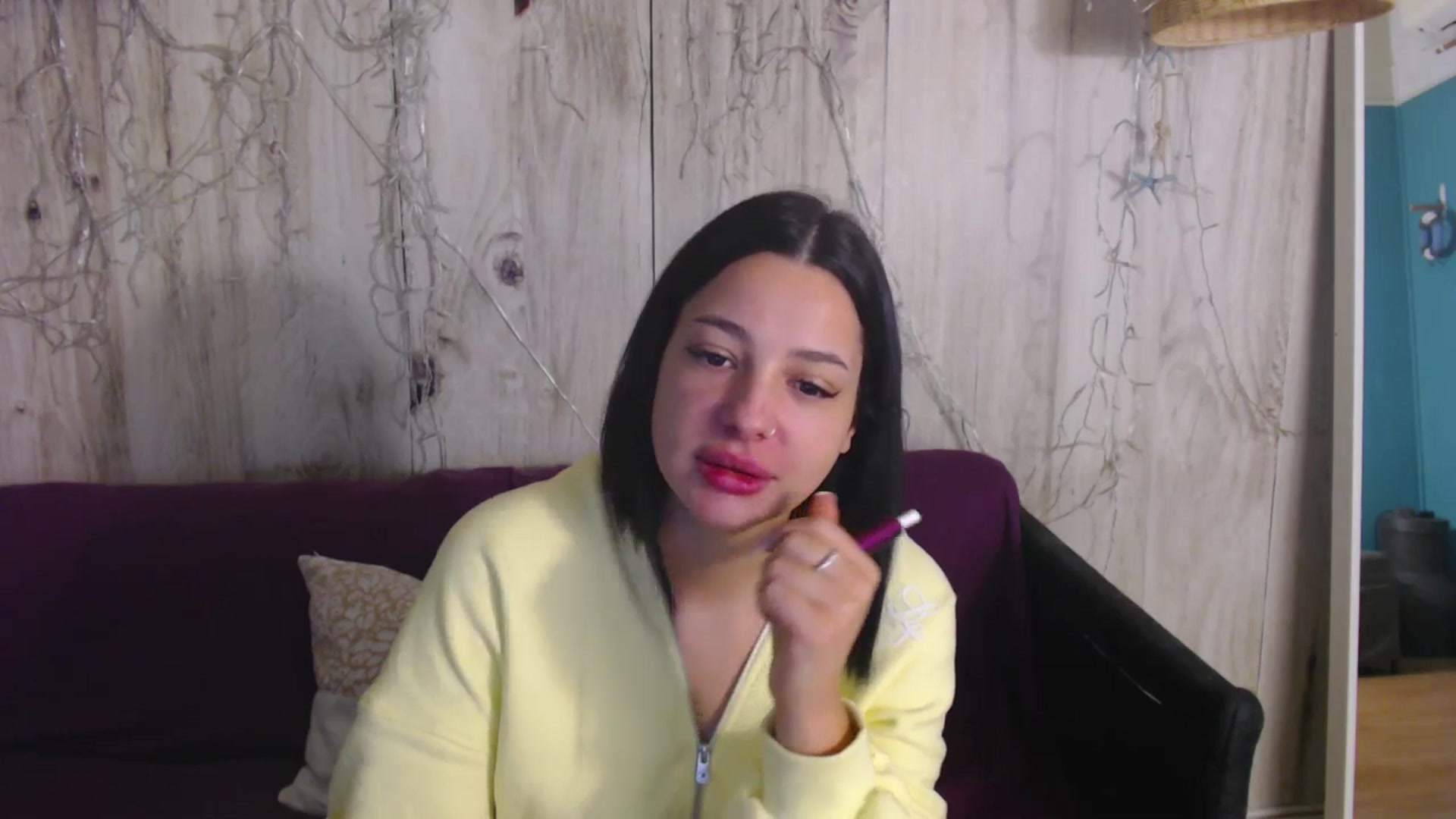 Gallery image thumbnail from meliiis_'s myfreecams stream on, 04/01/2026, 16:16 image 16 of 20