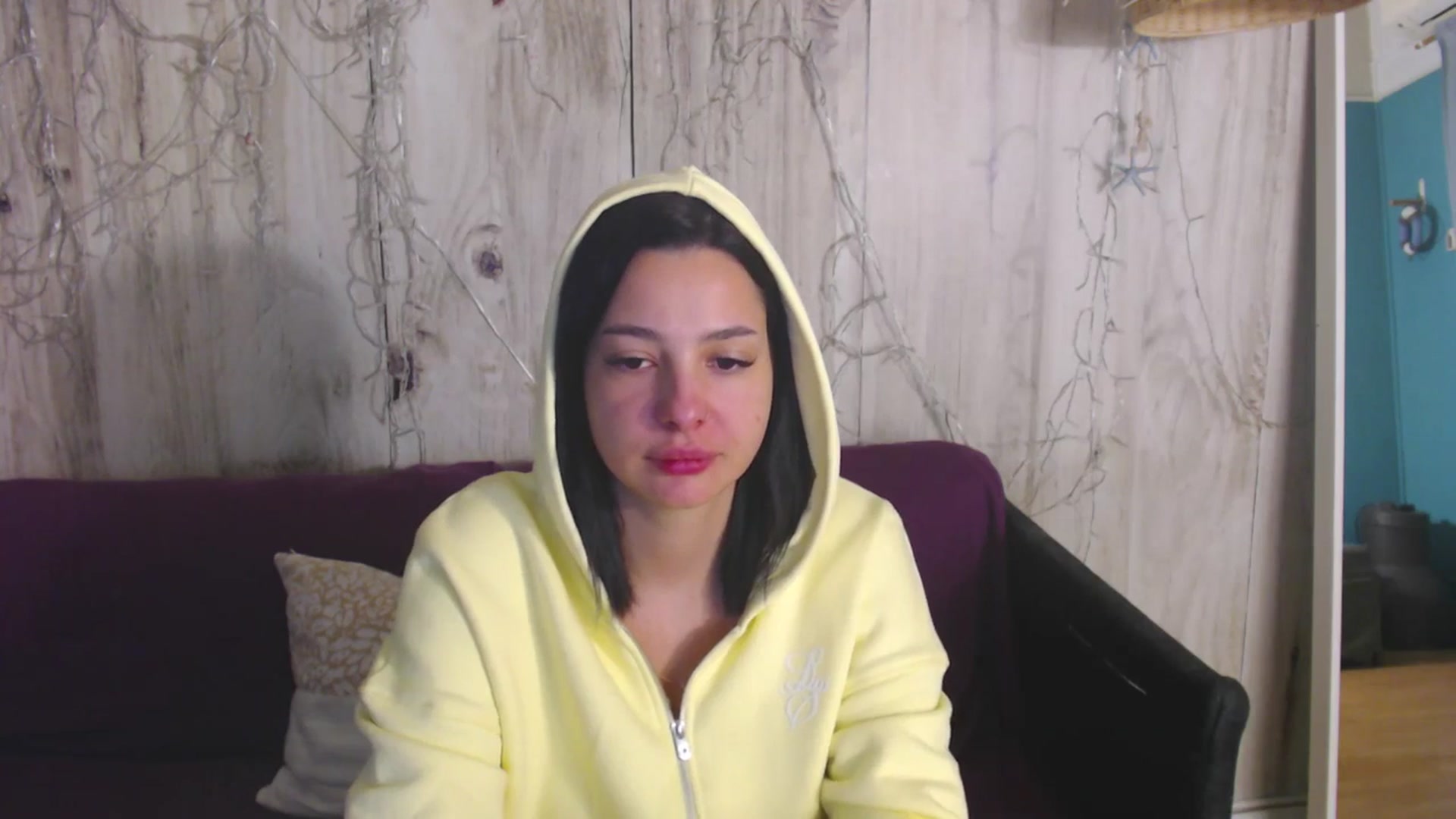 Gallery image thumbnail from meliiis_'s myfreecams stream on, 04/01/2026, 18:39 image 16 of 20