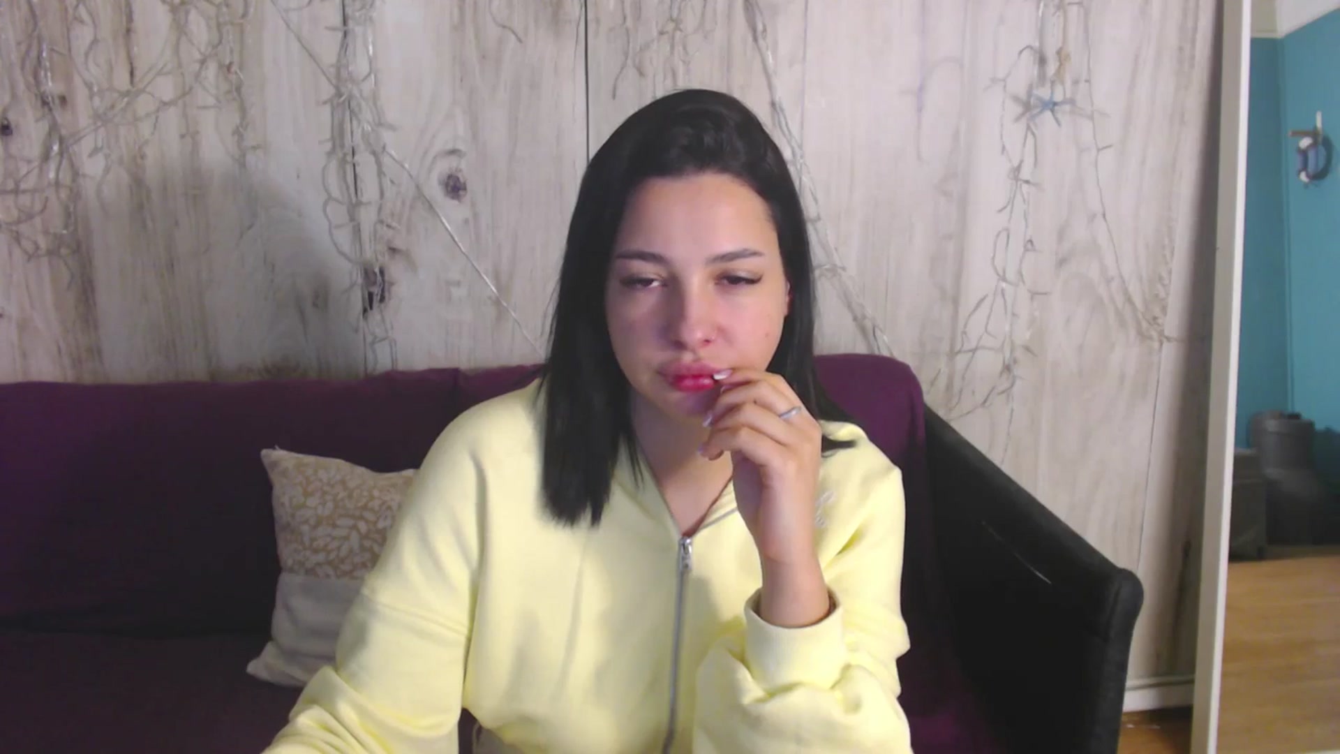 Gallery image thumbnail from meliiis_'s myfreecams stream on, 04/01/2026, 18:39 image 2 of 20