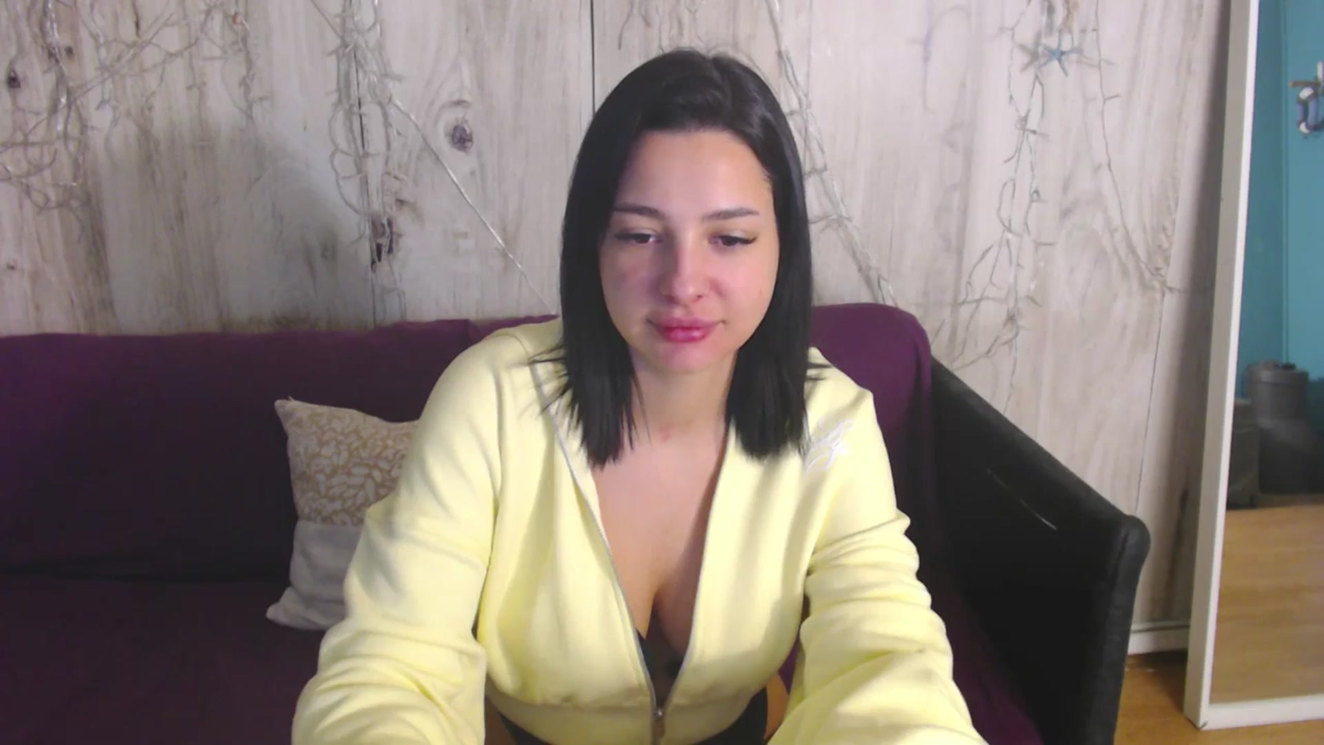 Gallery image thumbnail from meliiis_'s myfreecams stream on, 04/01/2026, 18:39 image 7 of 20