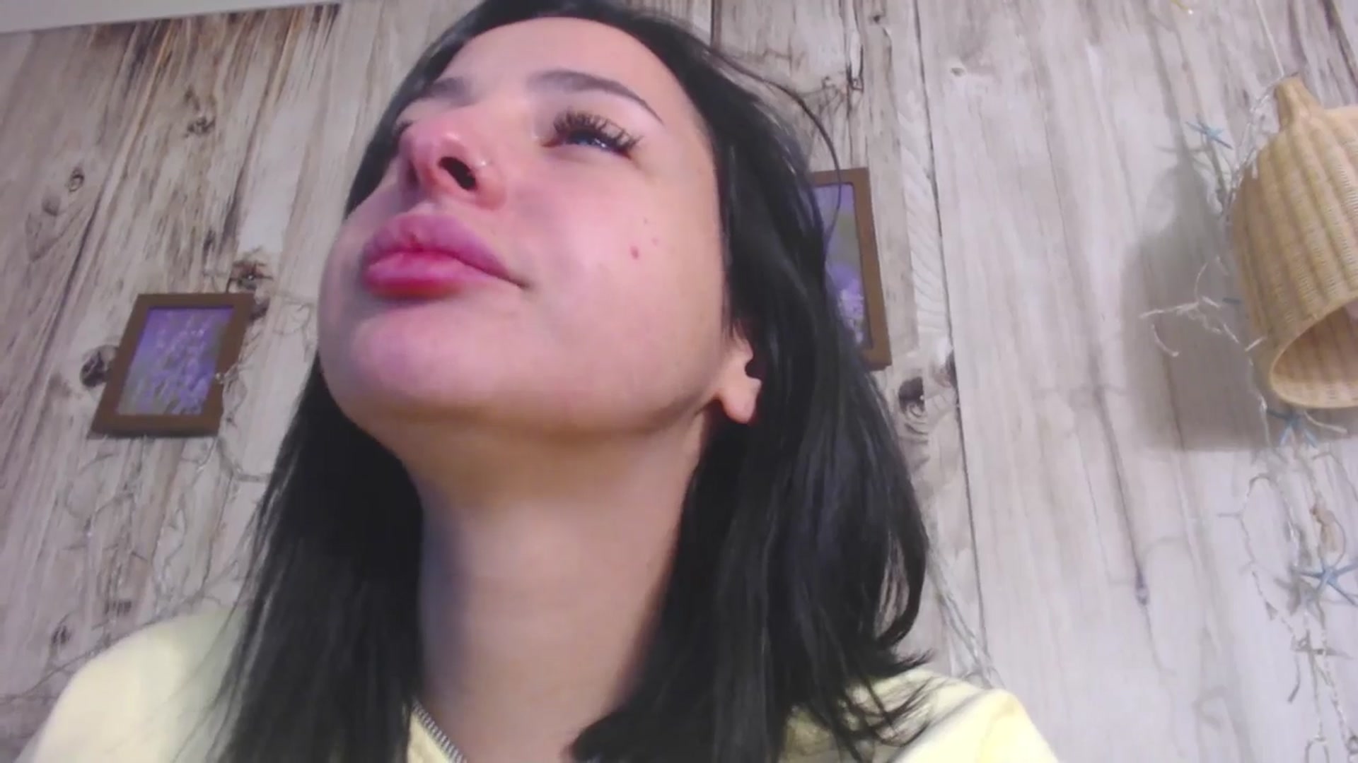 Gallery image thumbnail from meliiis_'s myfreecams stream on, 04/01/2026, 18:39 image 15 of 20