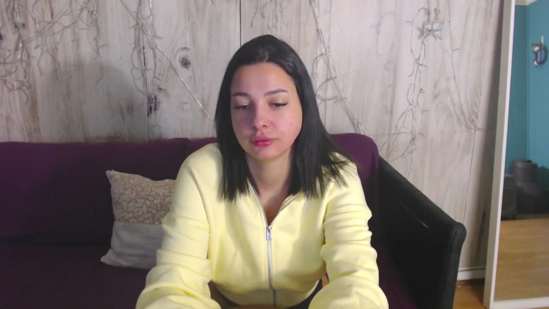 Gallery image thumbnail from meliiis_'s myfreecams stream on, 04/01/2026, 18:39 image 12 of 20