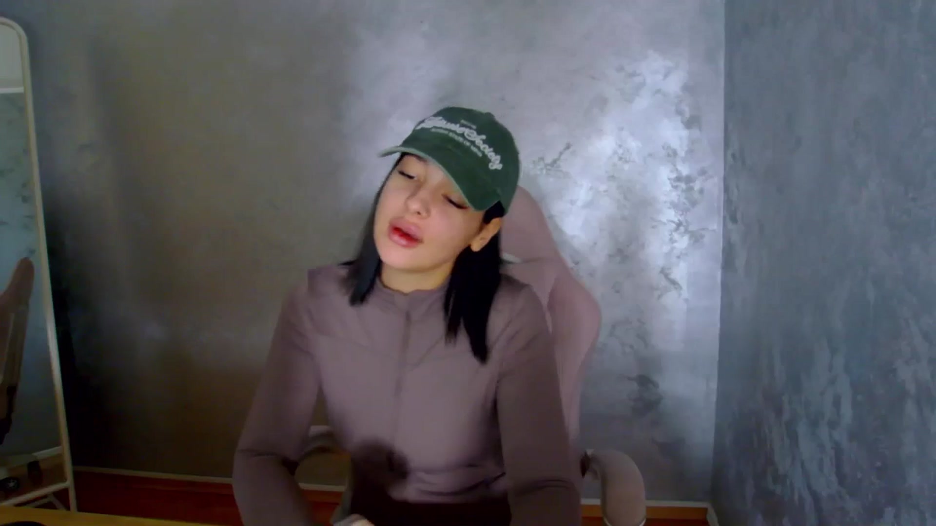 Gallery image thumbnail from meliiis_'s myfreecams stream on, 04/02/2026, 15:16 image 9 of 20