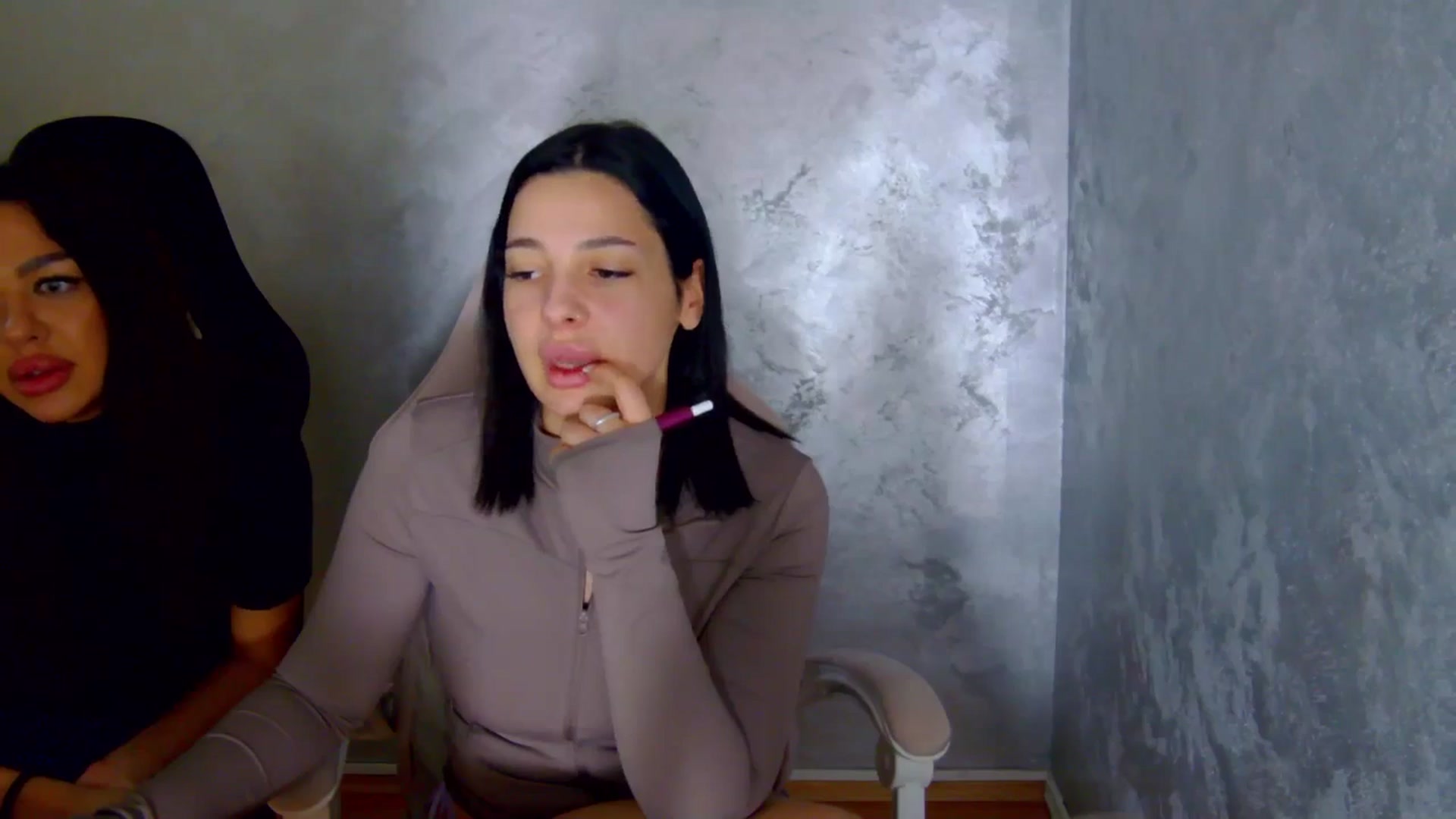 Gallery image thumbnail from meliiis_'s myfreecams stream on, 04/02/2026, 18:57 image 10 of 20