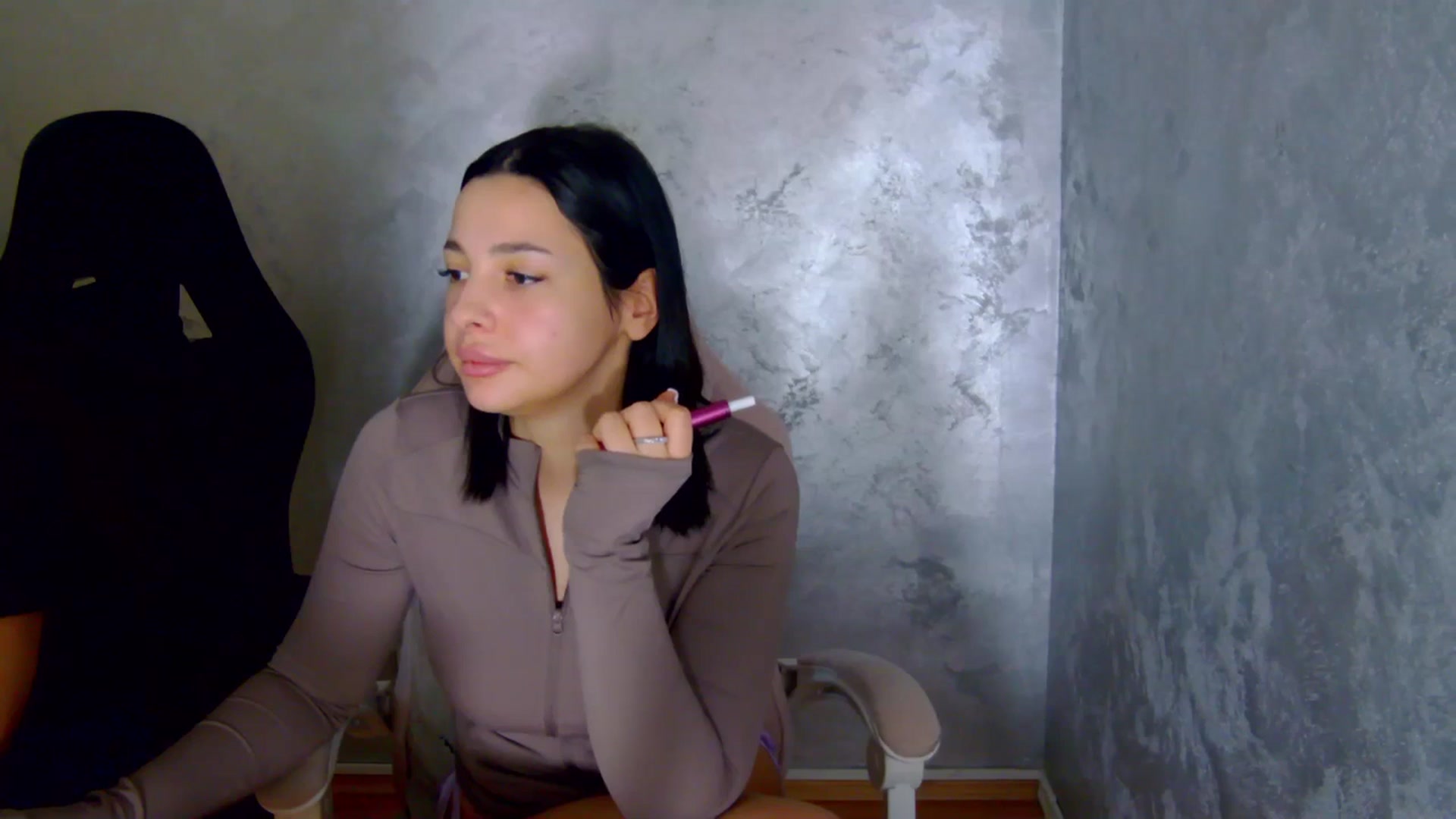 Gallery image thumbnail from meliiis_'s myfreecams stream on, 04/02/2026, 18:57 image 13 of 20