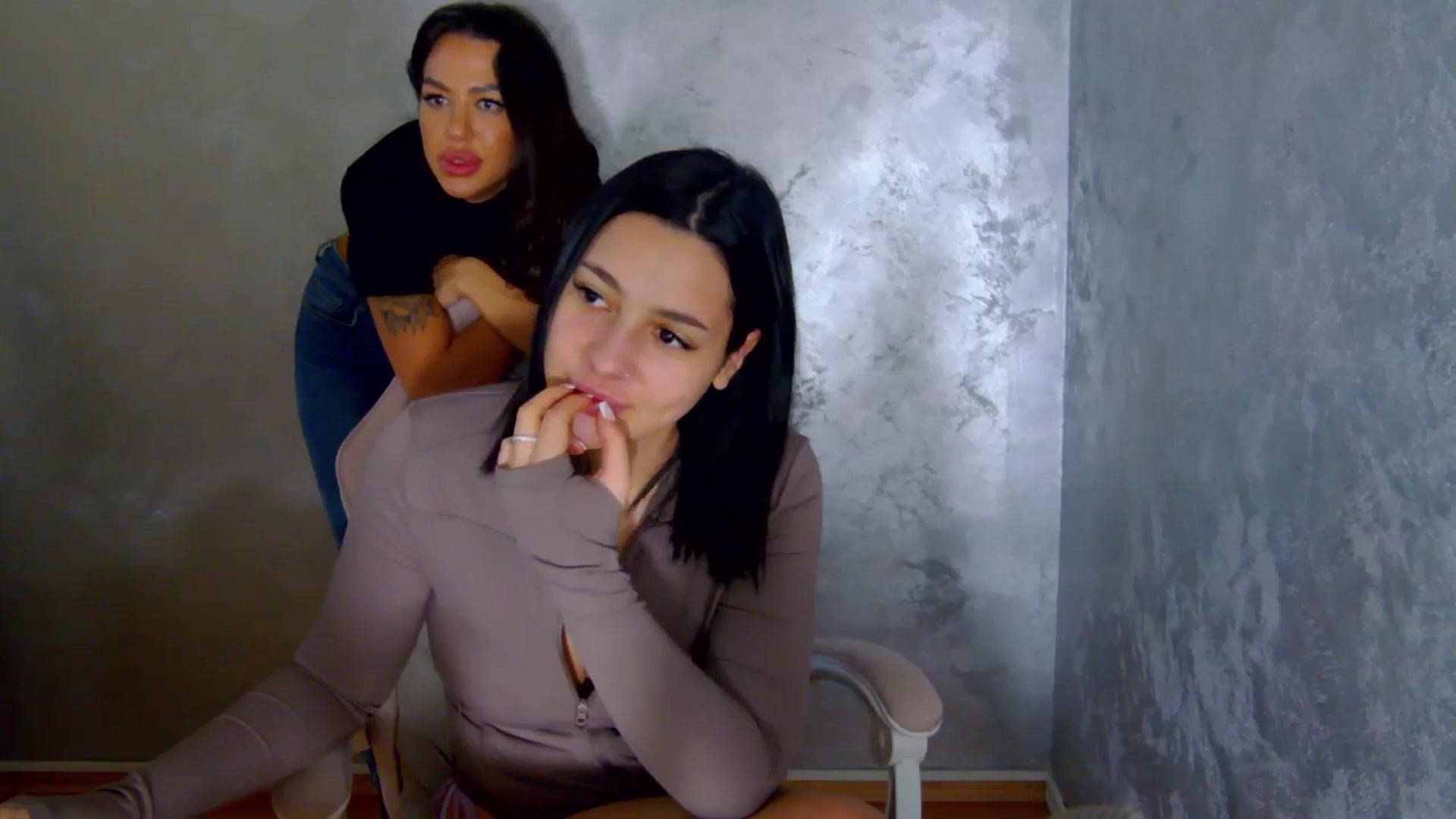 Gallery image thumbnail from meliiis_'s myfreecams stream on, 04/02/2026, 18:57 image 6 of 20