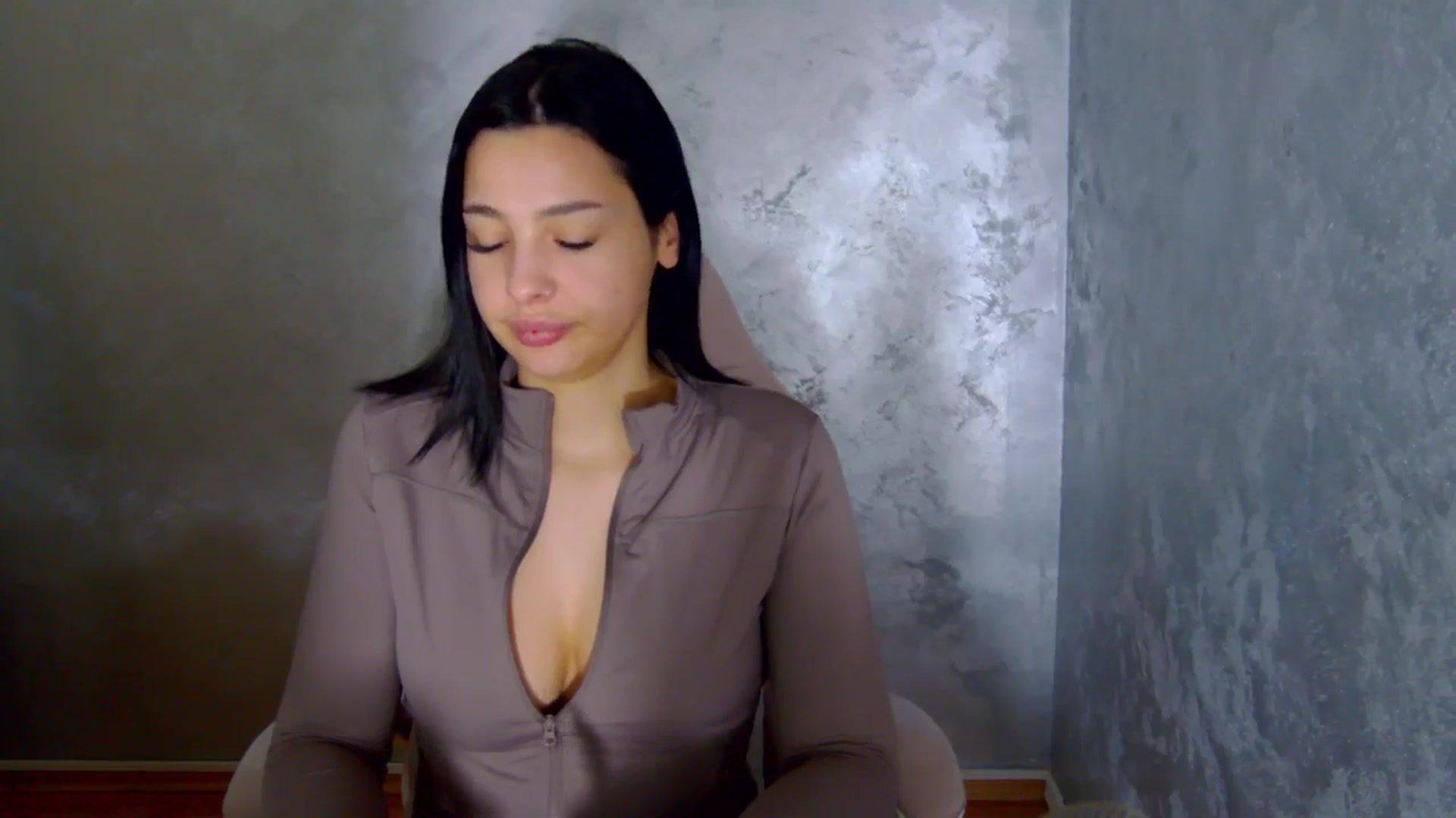 Gallery image thumbnail from meliiis_'s myfreecams stream on, 04/02/2026, 18:57 image 4 of 20