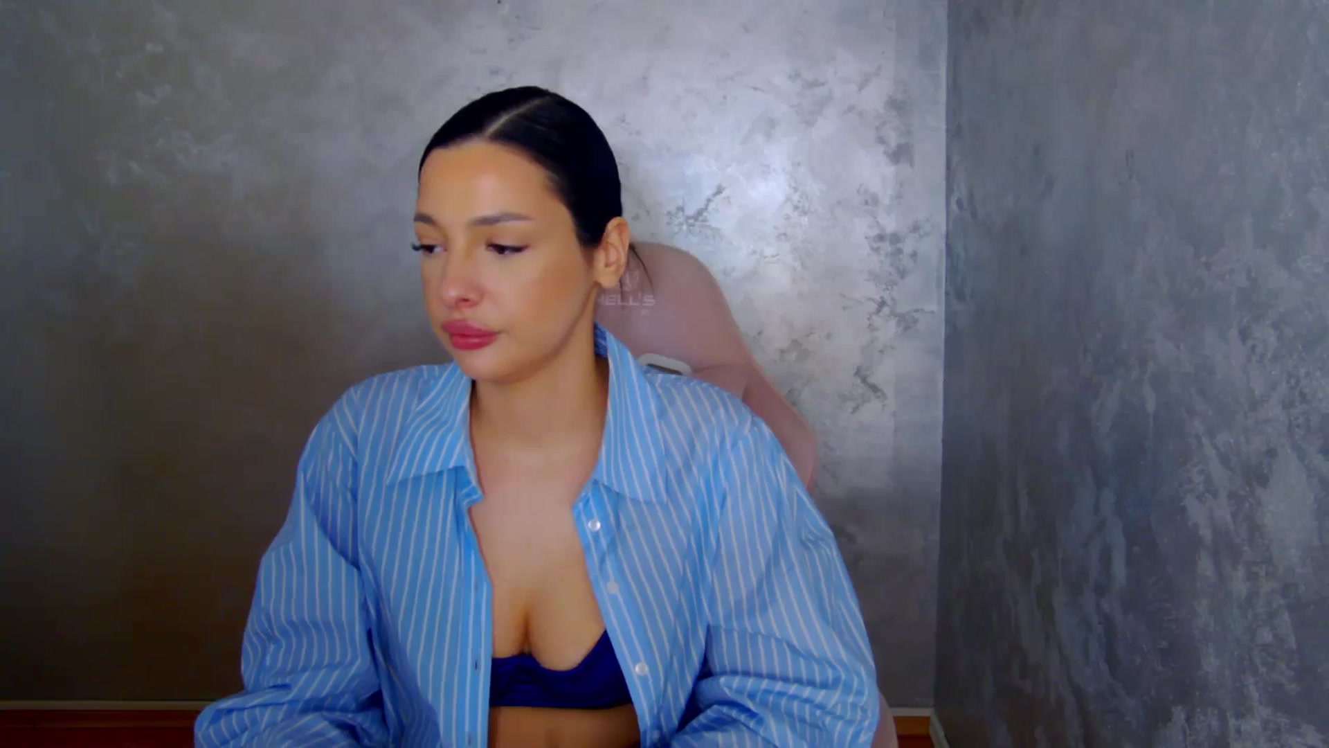 Gallery image thumbnail from meliiis_'s myfreecams stream on, 04/03/2026, 14:53 image 17 of 20