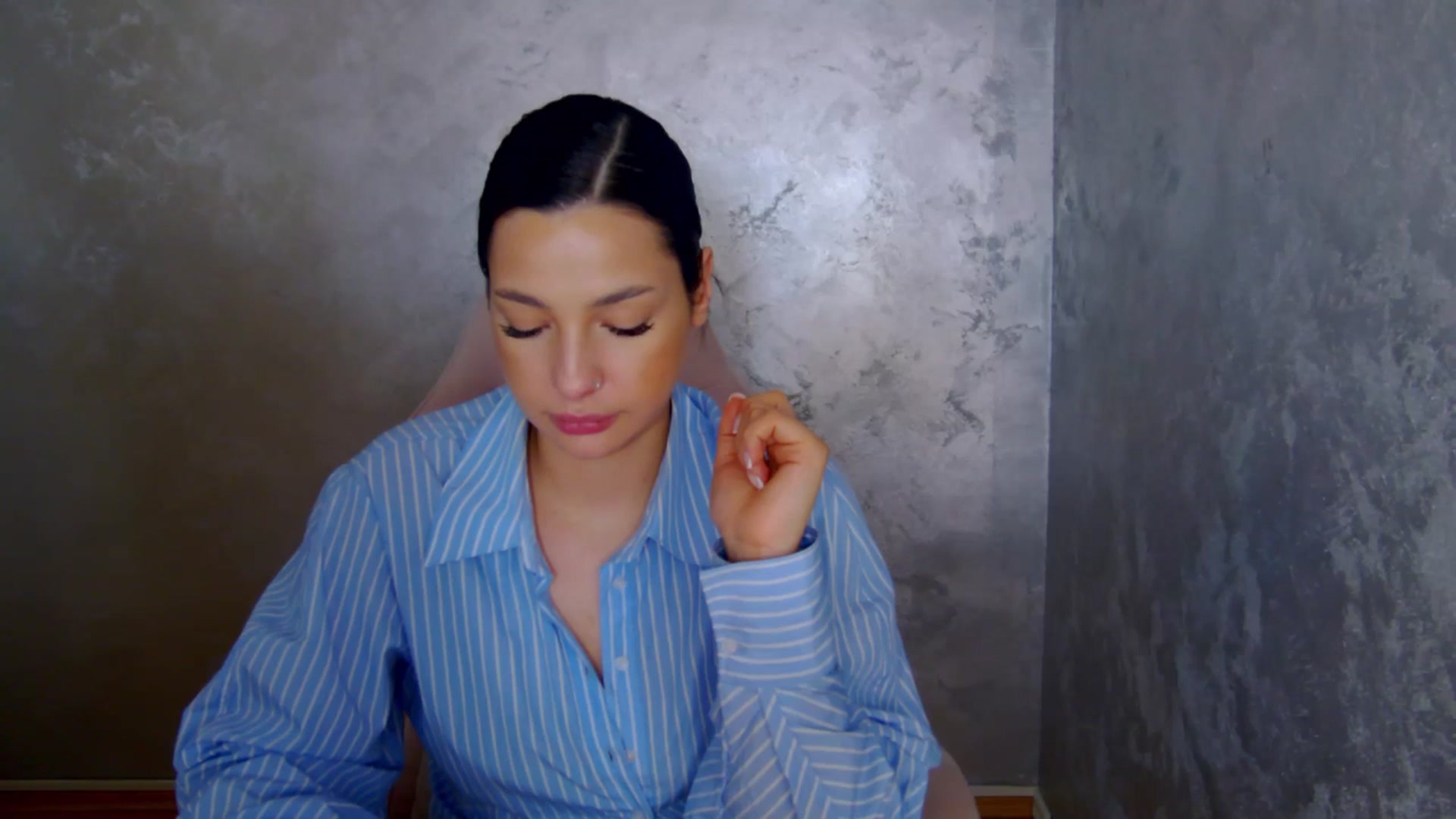 Gallery image thumbnail from meliiis_'s myfreecams stream on, 04/03/2026, 18:59 image 17 of 20