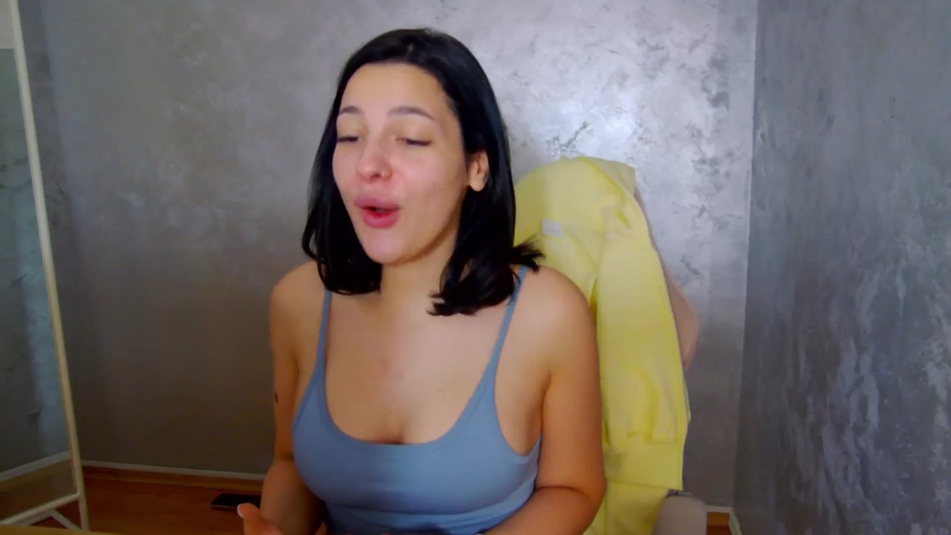 Gallery image thumbnail from meliiis_'s myfreecams stream on, 04/04/2026, 14:27 image 12 of 20