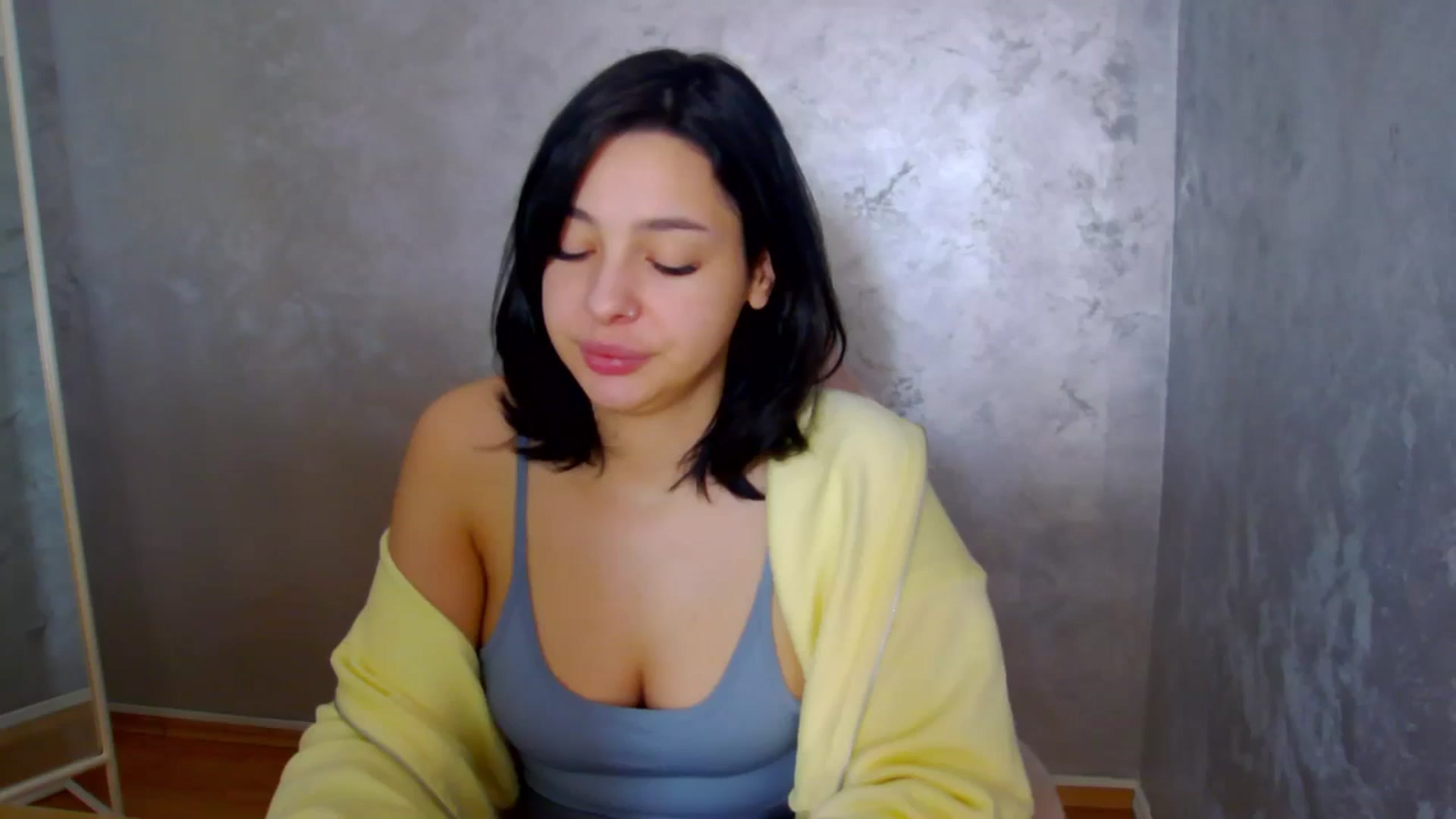 Gallery image thumbnail from meliiis_'s myfreecams stream on, 04/04/2026, 14:27 image 1 of 20