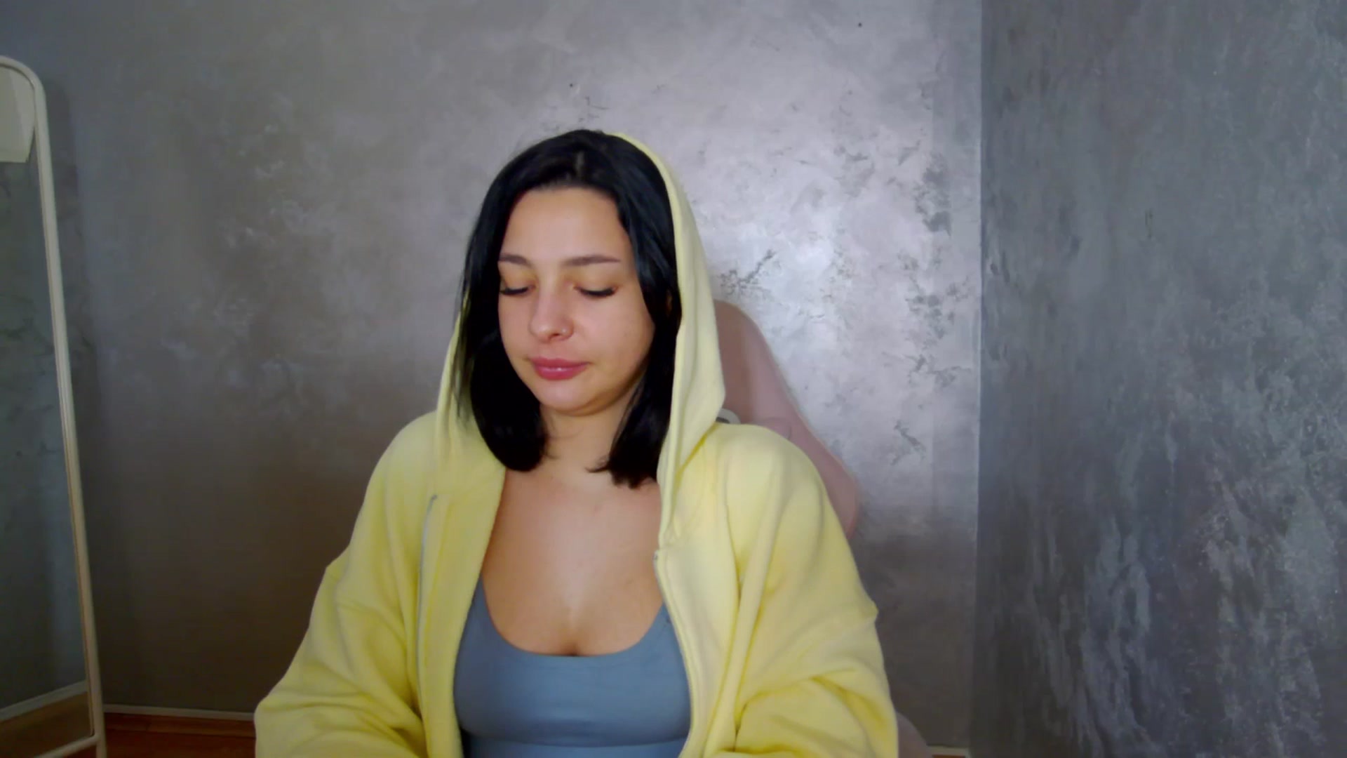 Gallery image thumbnail from meliiis_'s myfreecams stream on, 04/04/2026, 19:15 image 6 of 20