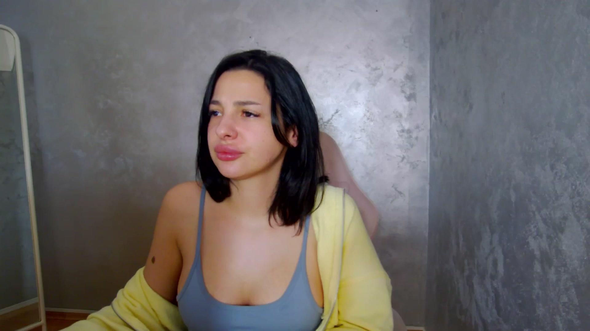 Gallery image thumbnail from meliiis_'s myfreecams stream on, 04/04/2026, 19:15 image 18 of 20