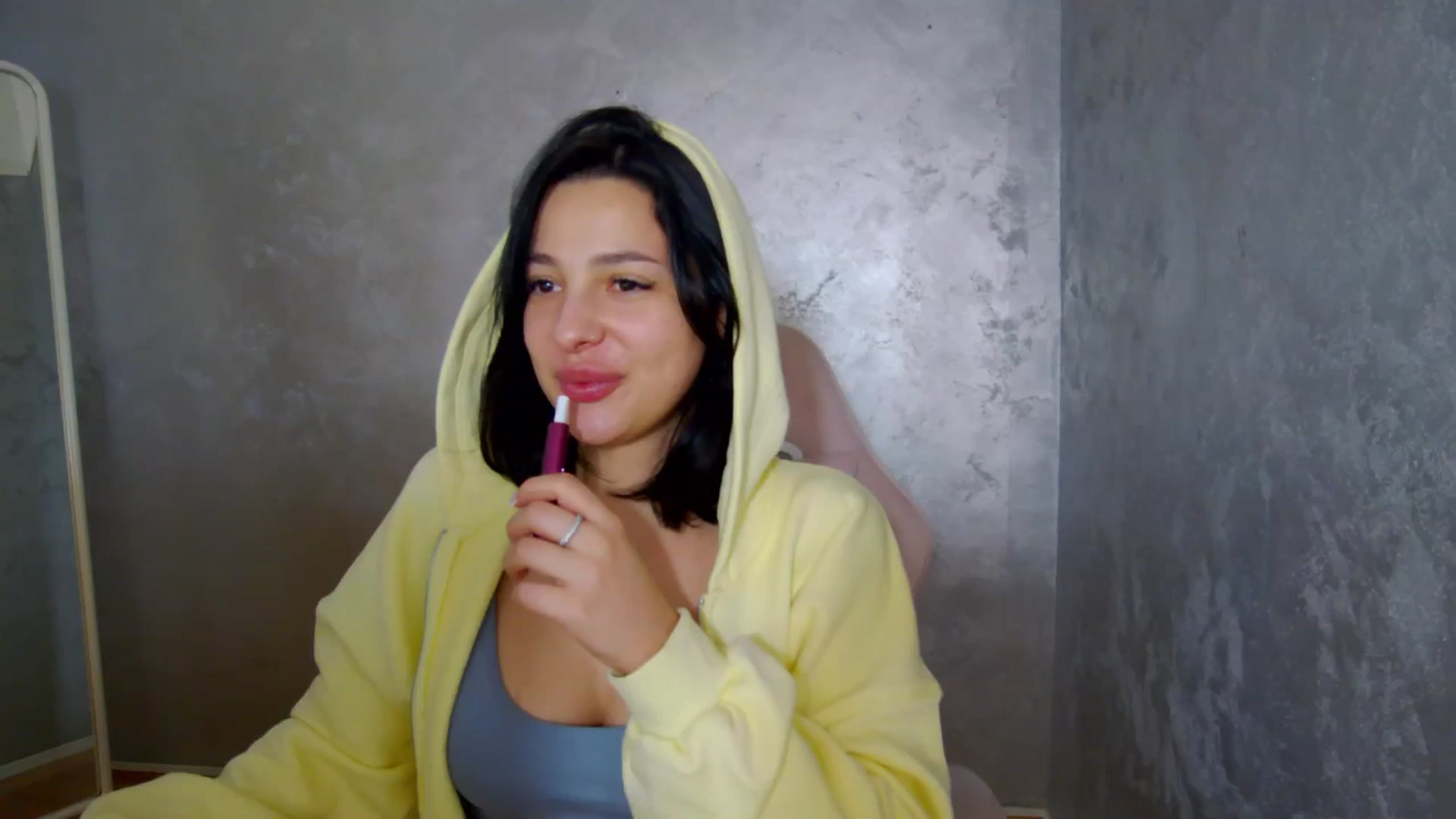 Gallery image thumbnail from meliiis_'s myfreecams stream on, 04/04/2026, 19:15 image 4 of 20