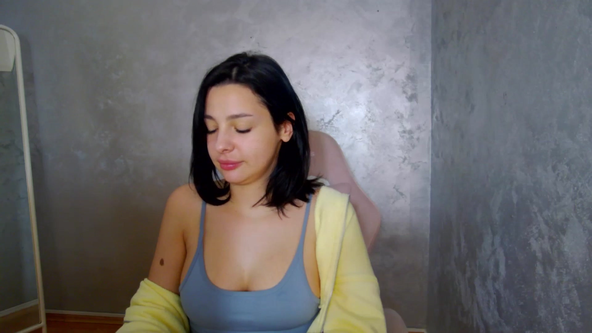 Gallery image thumbnail from meliiis_'s myfreecams stream on, 04/04/2026, 19:15 image 20 of 20