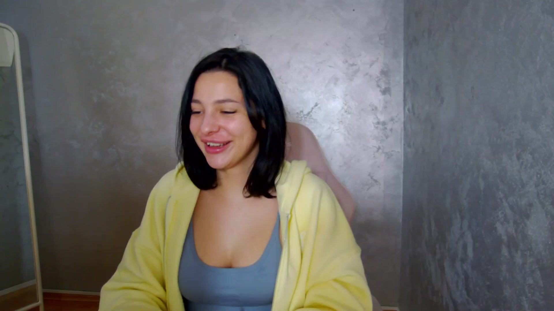 Gallery image thumbnail from meliiis_'s myfreecams stream on, 04/04/2026, 19:15 image 7 of 20