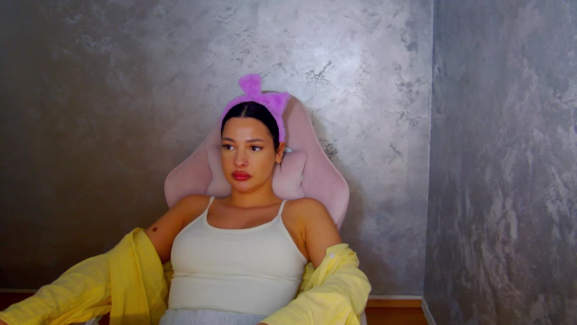 Gallery image thumbnail from meliiis_'s myfreecams stream on, 04/06/2026, 19:05 image 5 of 20