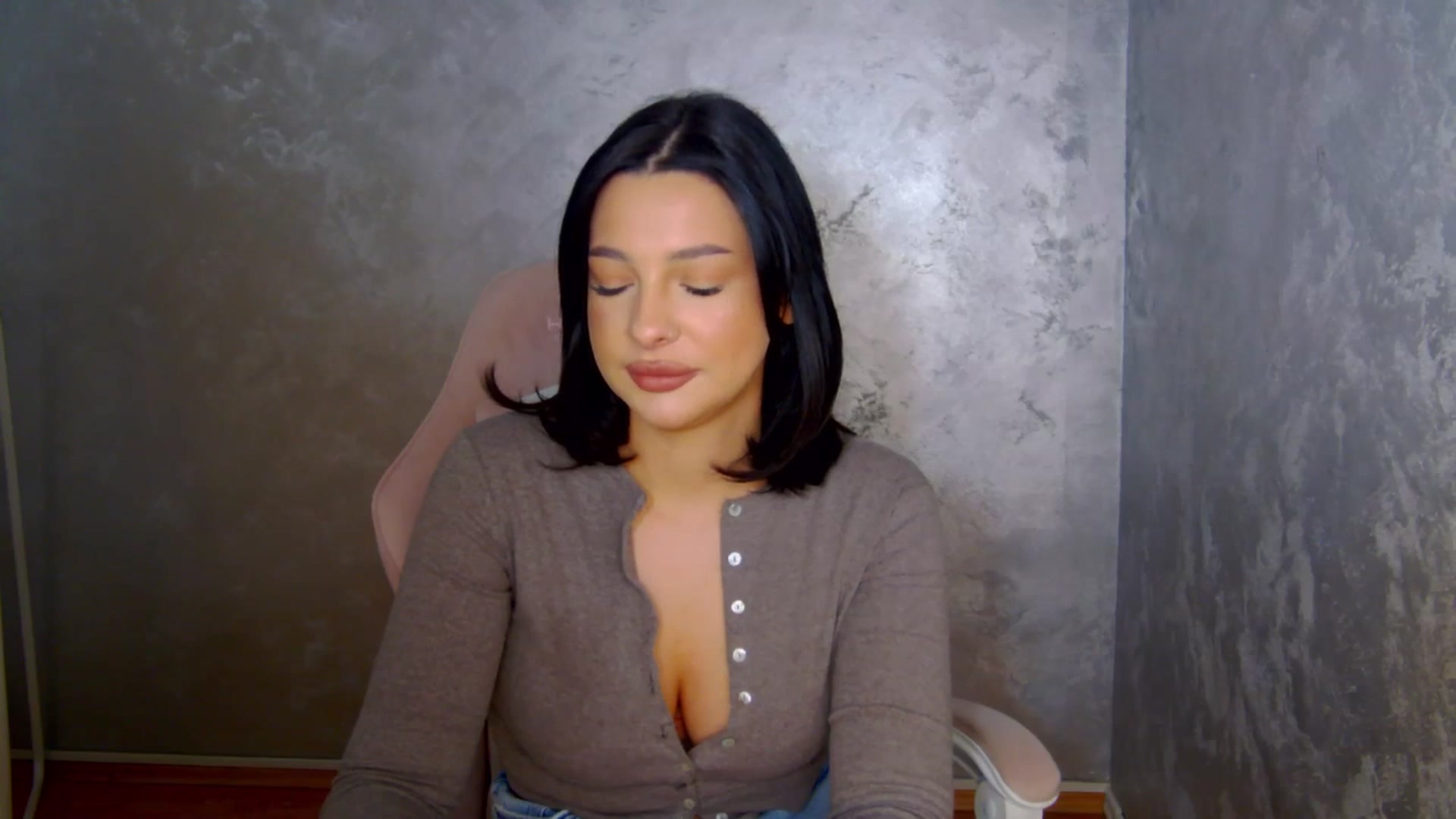 Gallery image thumbnail from meliiis_'s myfreecams stream on, 04/08/2026, 15:02 image 5 of 20