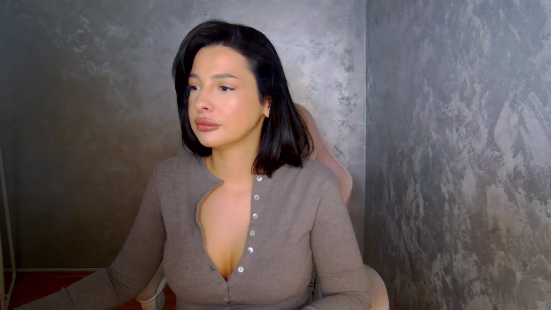 Gallery image thumbnail from meliiis_'s myfreecams stream on, 04/08/2026, 15:02 image 17 of 20