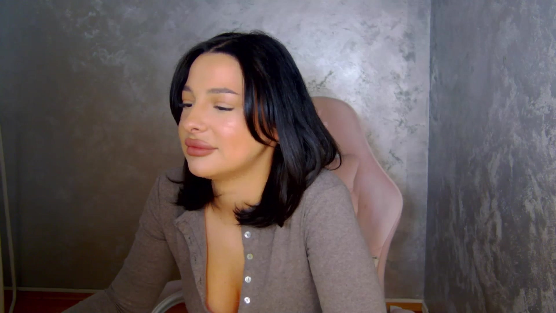 Gallery image thumbnail from meliiis_'s myfreecams stream on, 04/08/2026, 15:02 image 7 of 20