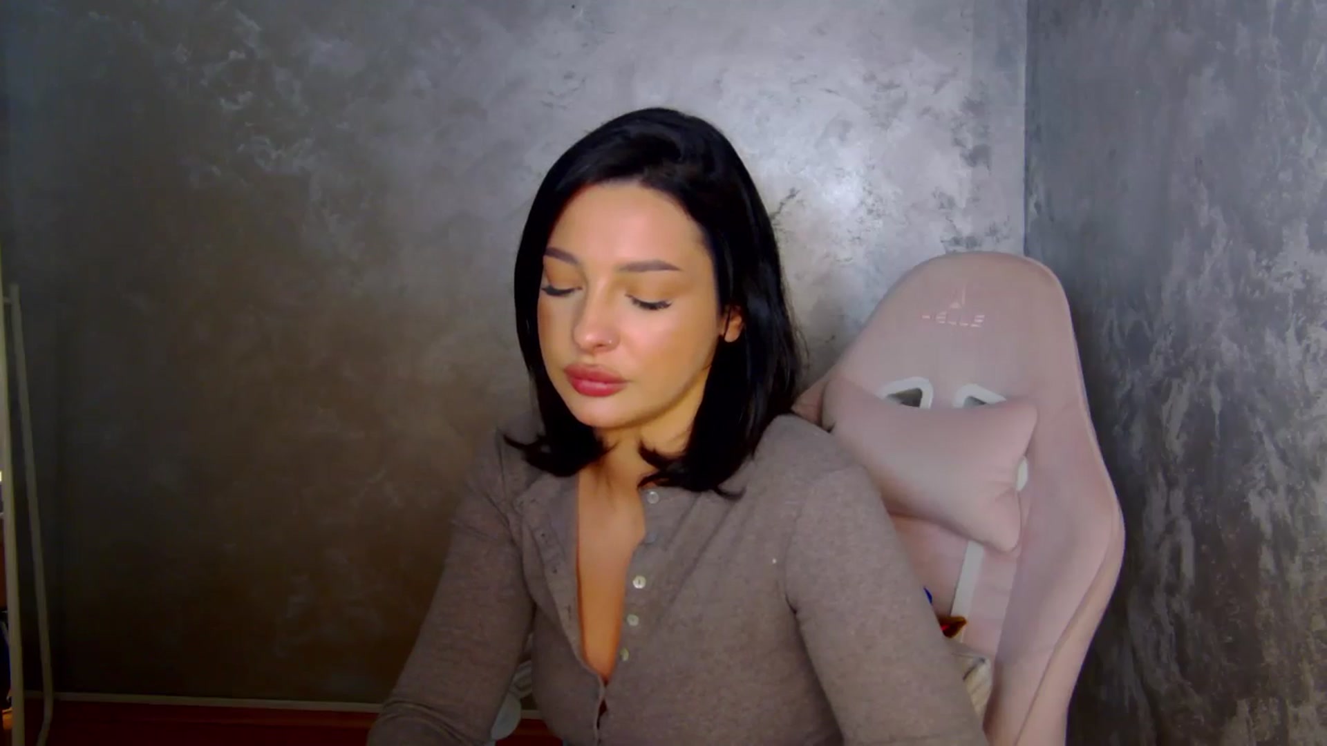 Gallery image thumbnail from meliiis_'s myfreecams stream on, 04/08/2026, 17:30 image 3 of 20