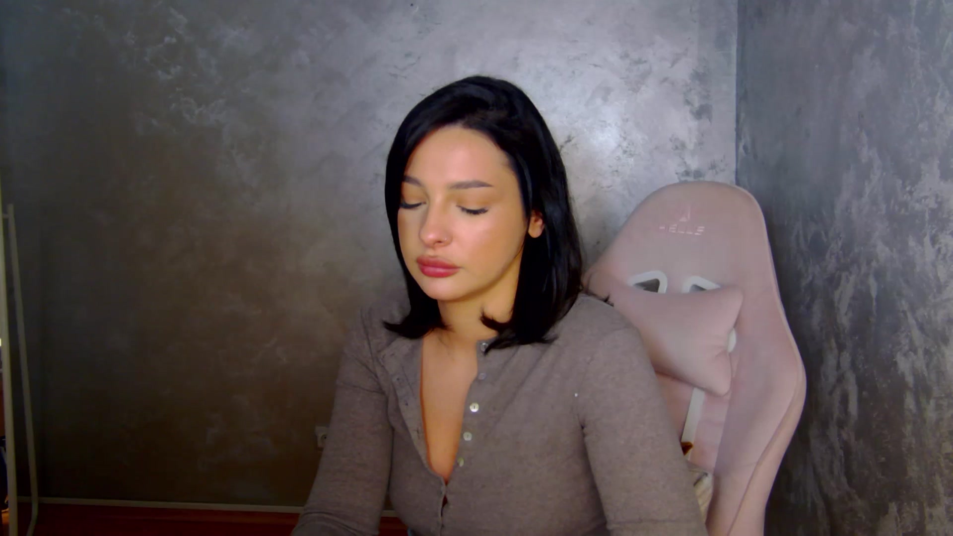 Gallery image thumbnail from meliiis_'s myfreecams stream on, 04/08/2026, 17:30 image 1 of 20
