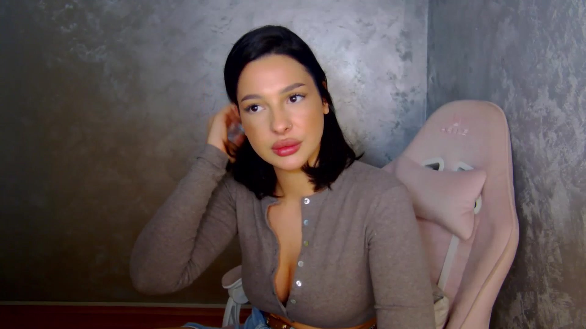 Gallery image thumbnail from meliiis_'s myfreecams stream on, 04/08/2026, 19:00 image 11 of 20