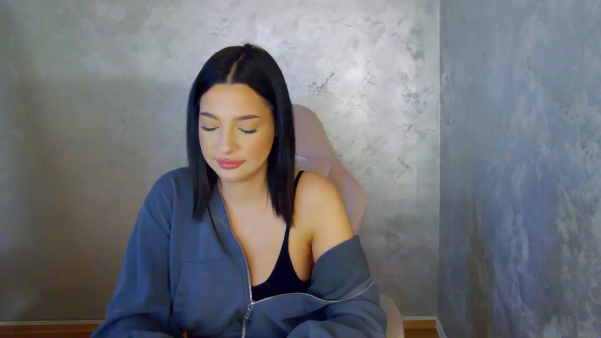 Gallery image thumbnail from meliiis_'s myfreecams stream on, 04/16/2026, 13:57 image 5 of 20