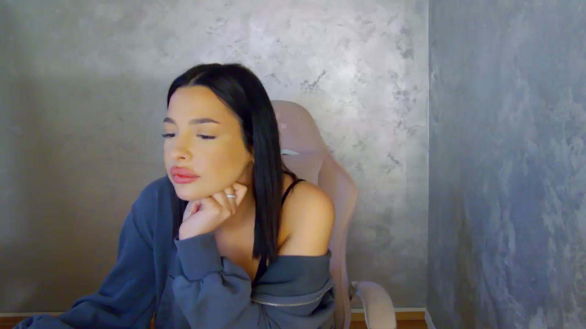 Gallery image thumbnail from meliiis_'s myfreecams stream on, 04/16/2026, 13:57 image 2 of 20