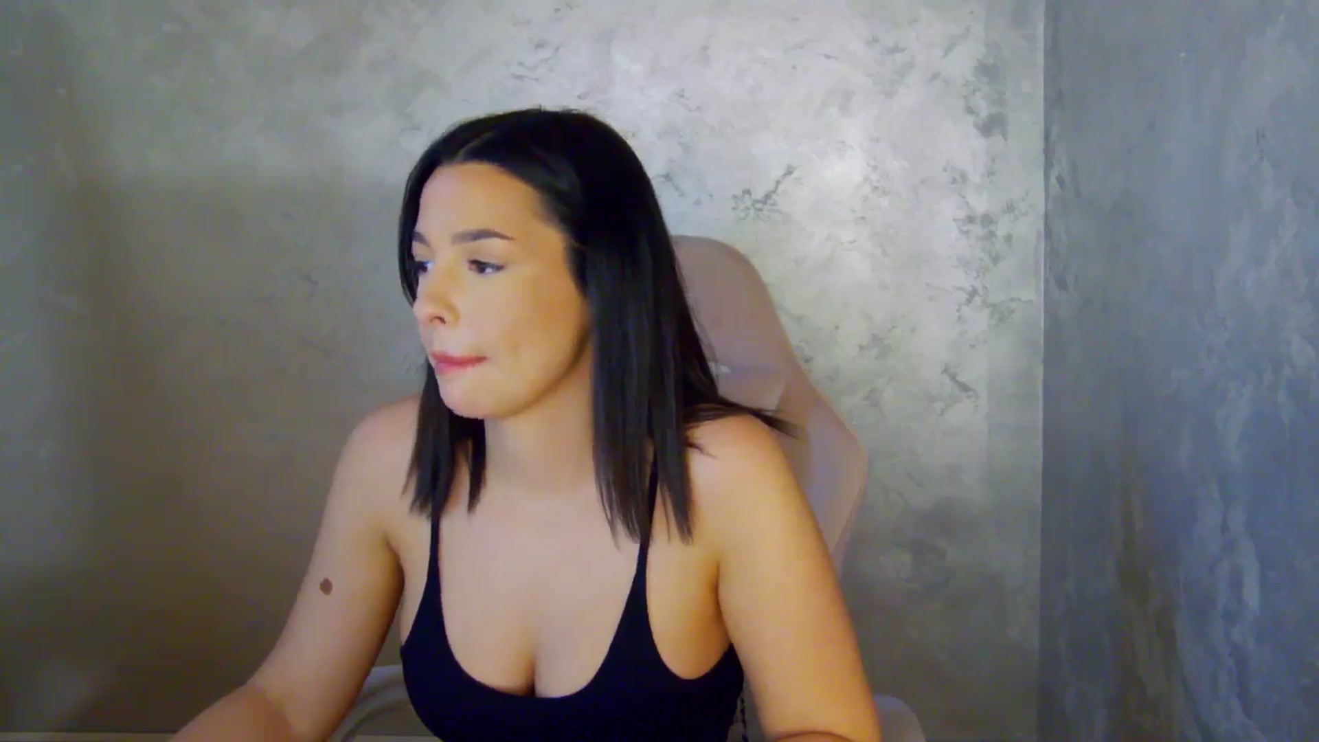 Gallery image thumbnail from meliiis_'s myfreecams stream on, 04/16/2026, 13:57 image 19 of 20