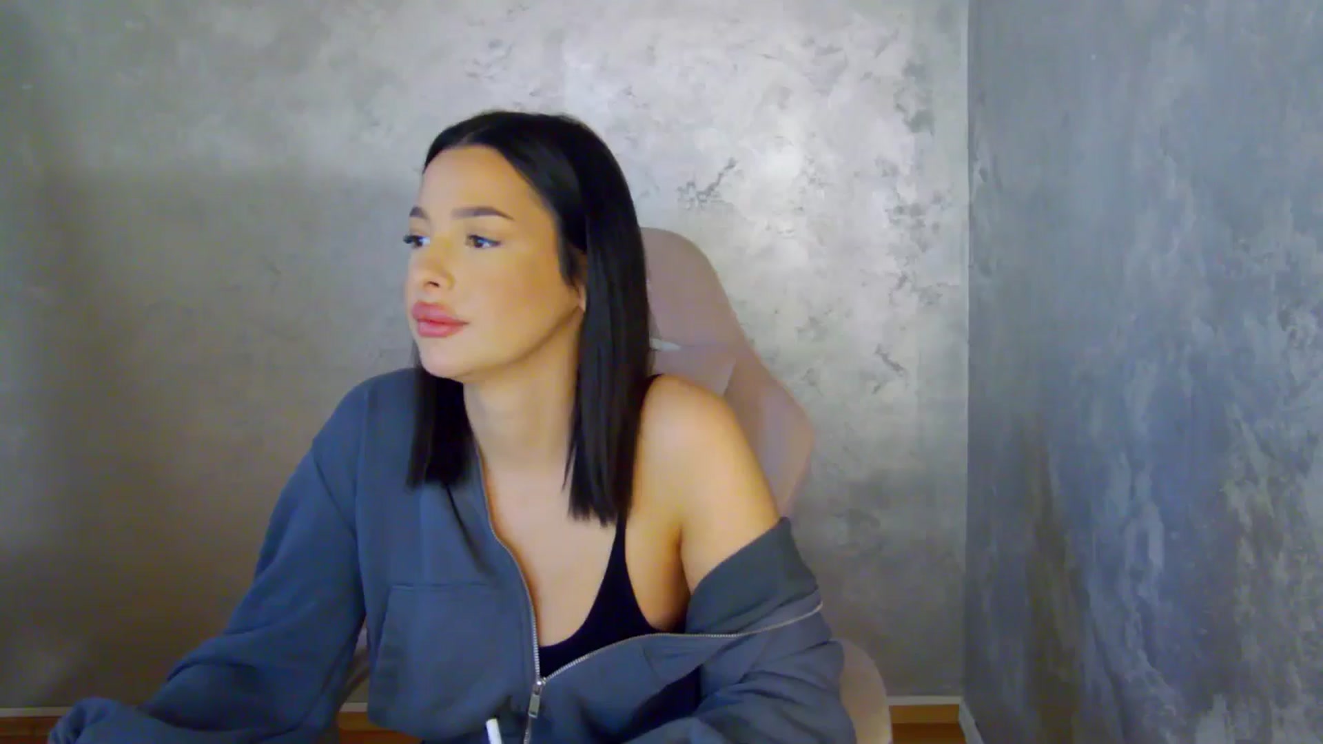 Gallery image thumbnail from meliiis_'s myfreecams stream on, 04/16/2026, 13:57 image 1 of 20