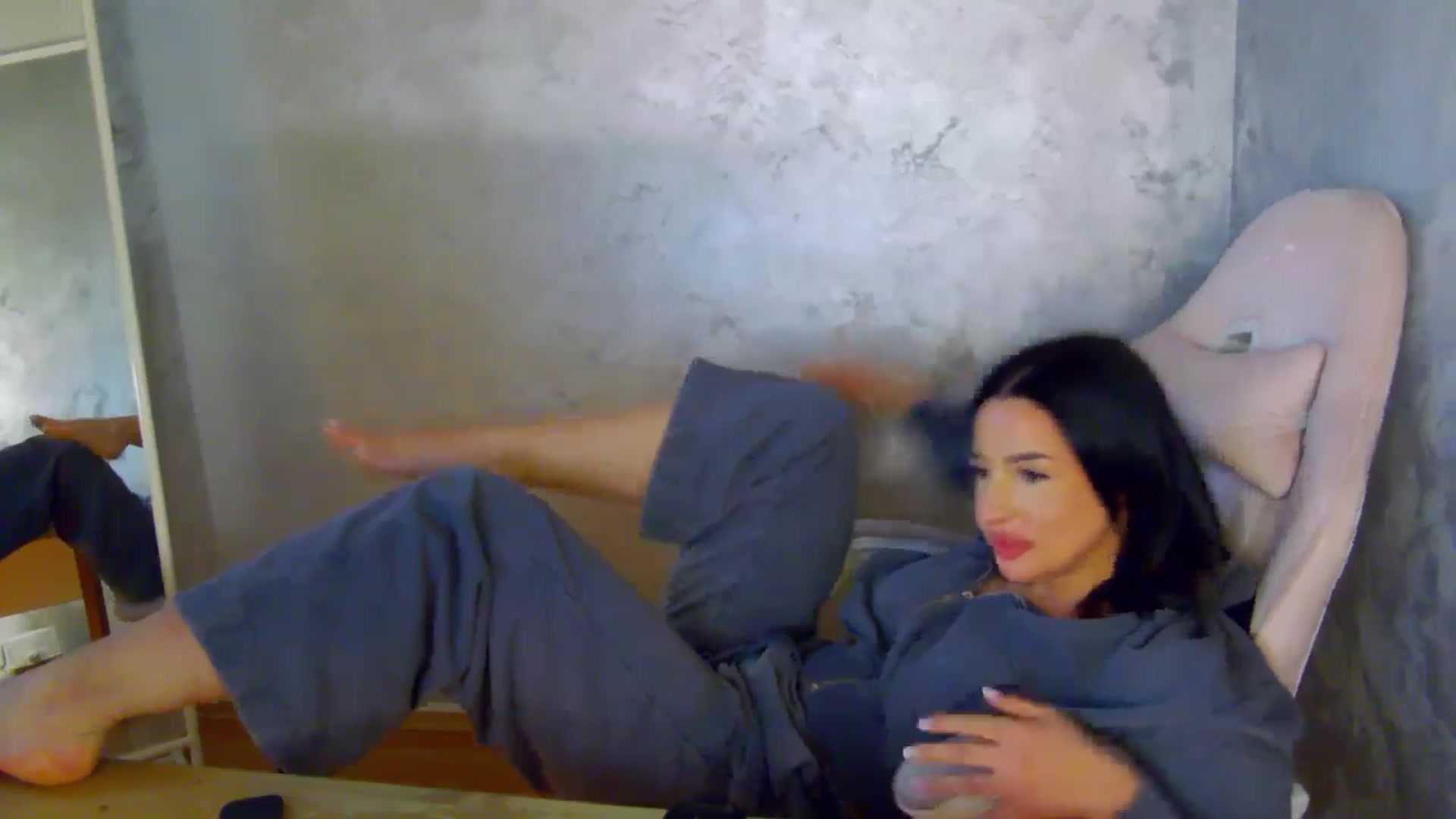Gallery image thumbnail from meliiis_'s myfreecams stream on, 04/16/2026, 18:22 image 16 of 20