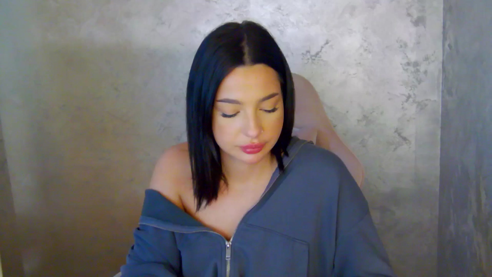 Gallery image thumbnail from meliiis_'s myfreecams stream on, 04/16/2026, 18:22 image 8 of 20